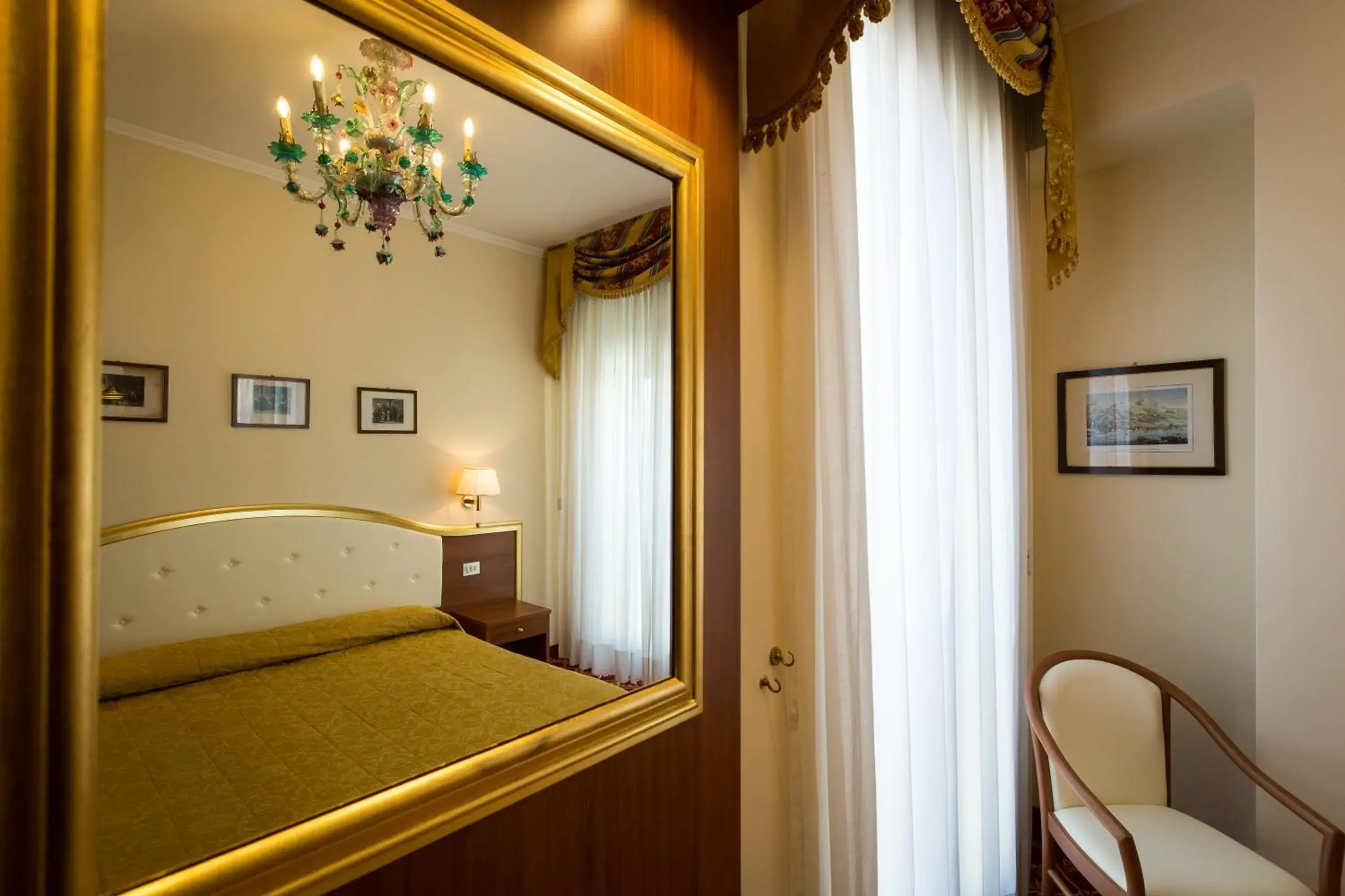 Photo of the whole room, Bed in Hotel Milan Speranza Au Lac