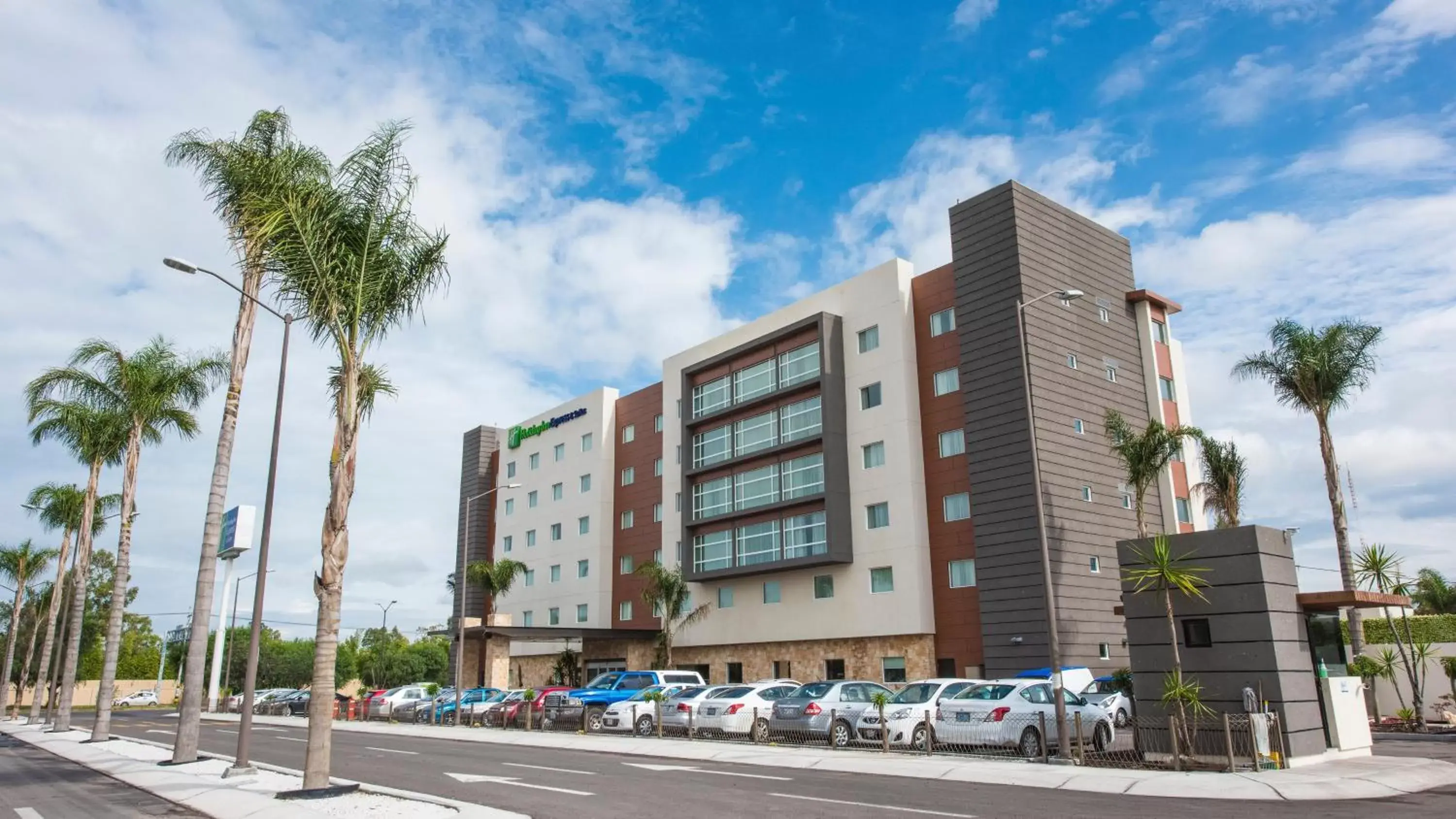Property Building in Holiday Inn Express and Suites Celaya, an IHG Hotel