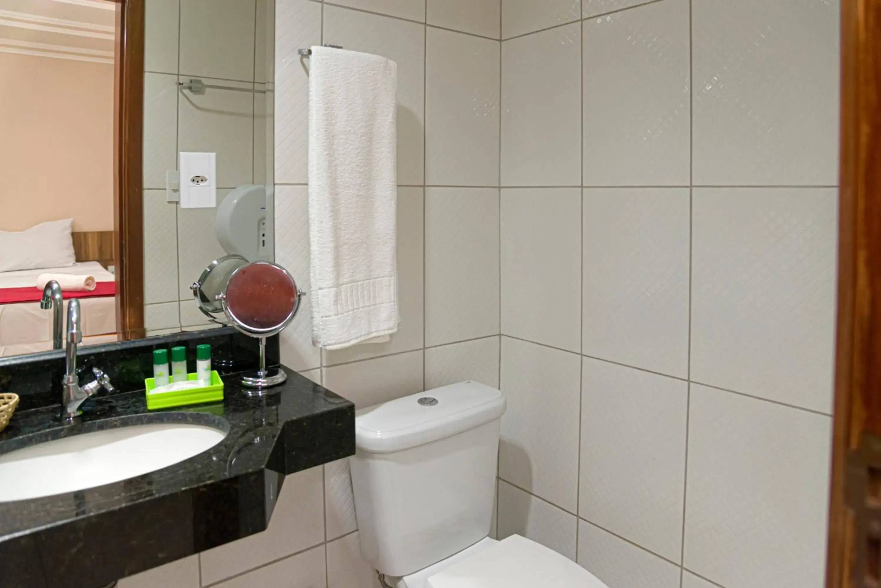 Toilet, Bathroom in Summit Amazônia Tower Hotel