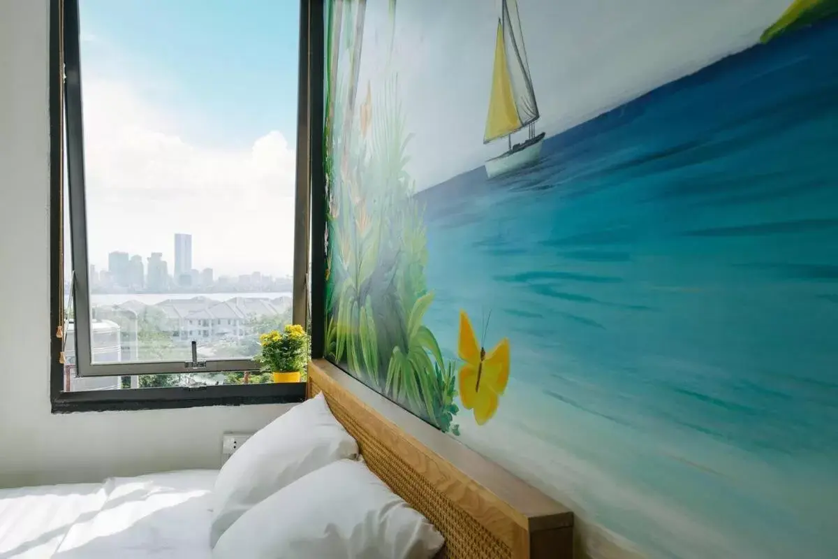 Lake view, Bed in Eden Westlake Hotel Lake view, Bed in Eden Westlake Hotel