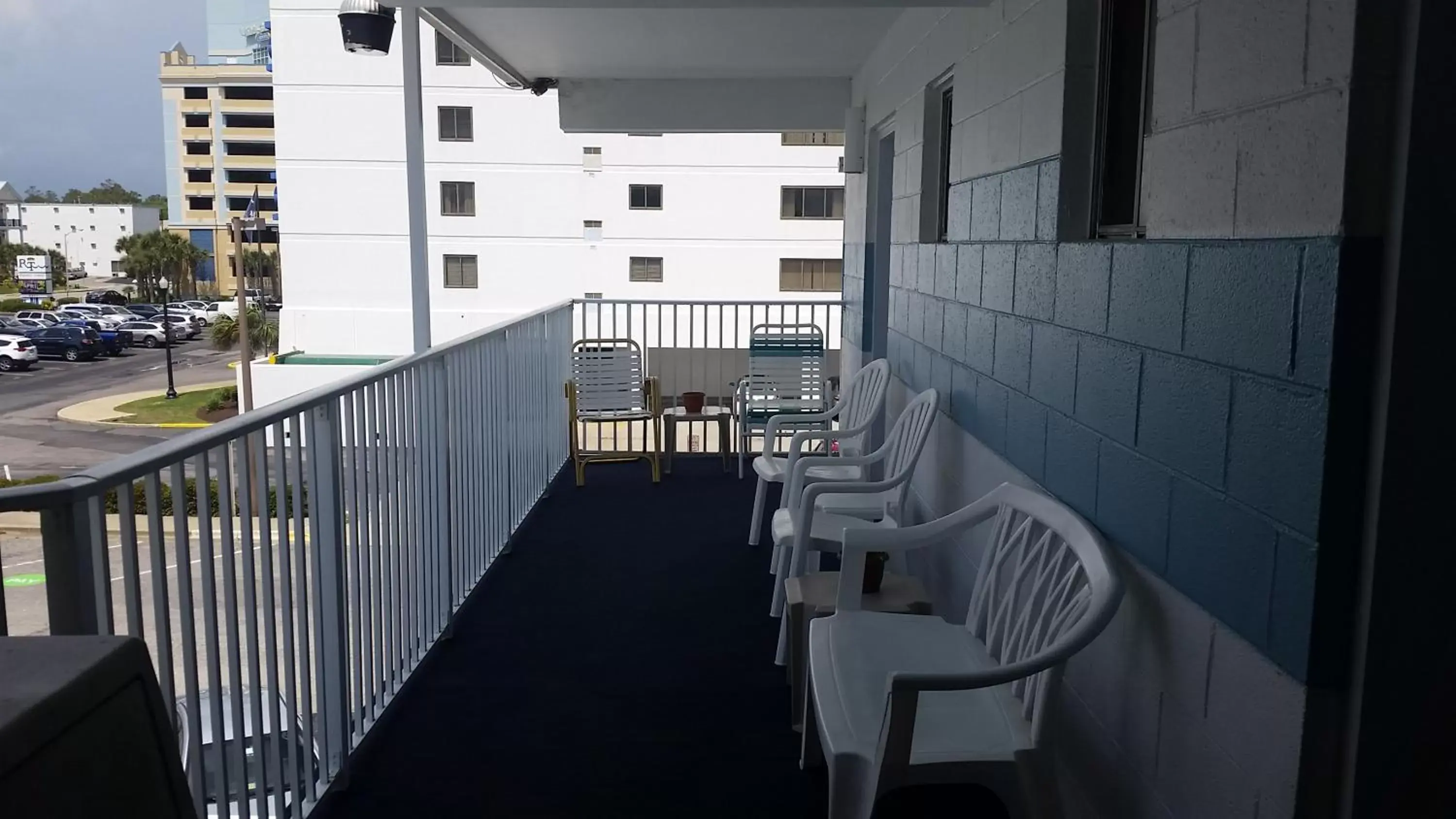 Property building, Balcony/Terrace in Vancouver Motel