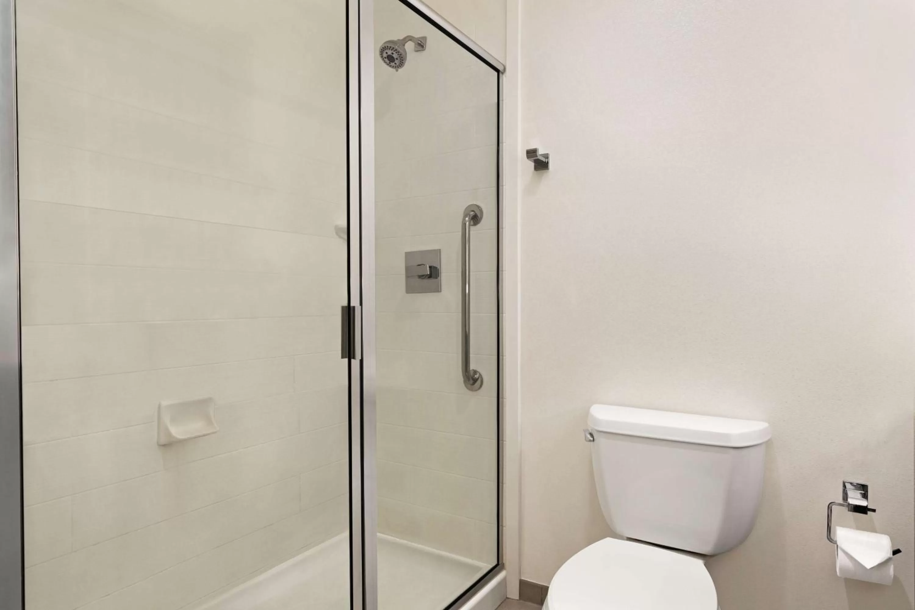 Bathroom in Hilton Garden Inn Oxford/Anniston, AL