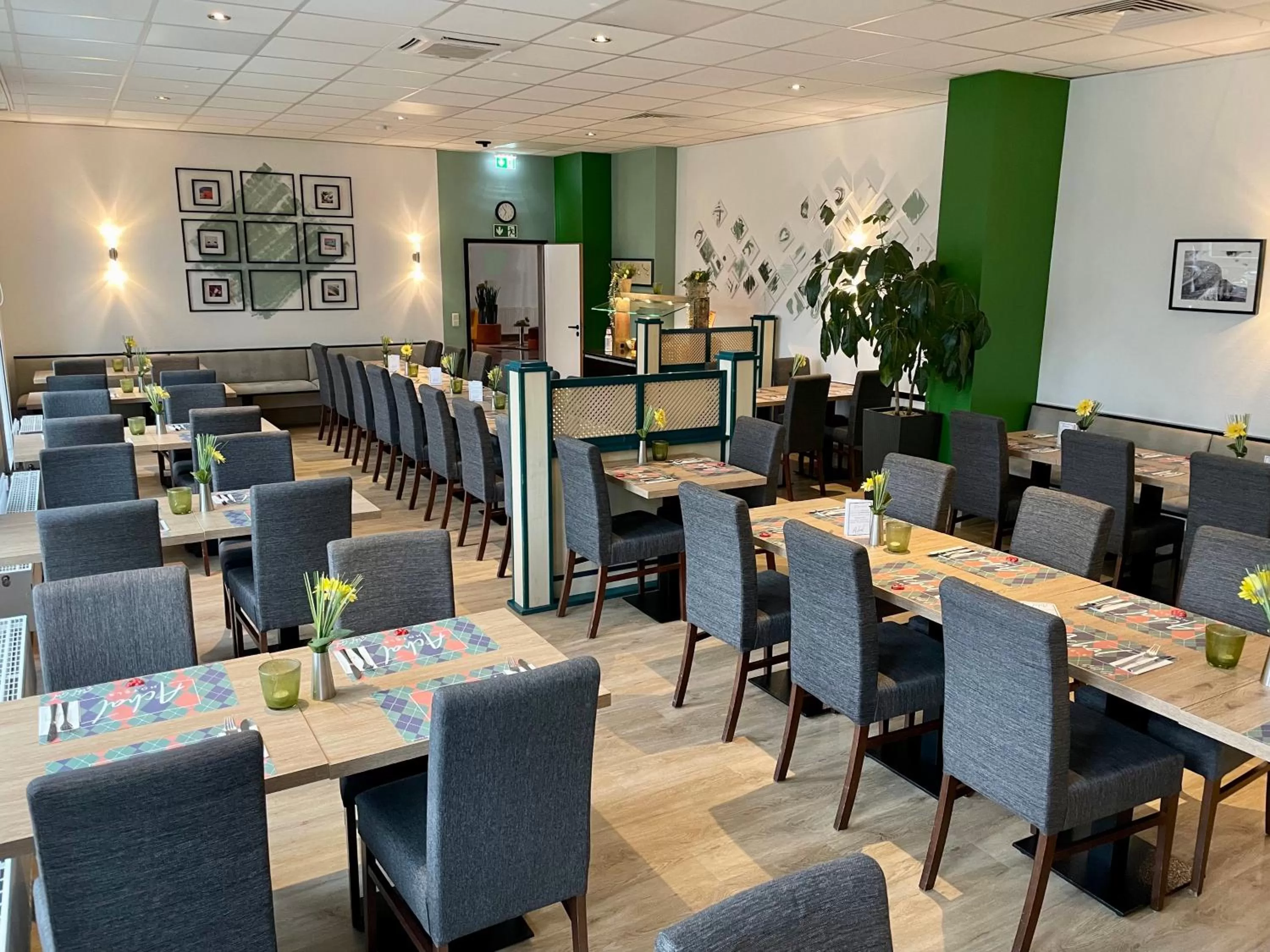 Restaurant/places to eat in ACHAT Hotel Monheim am Rhein