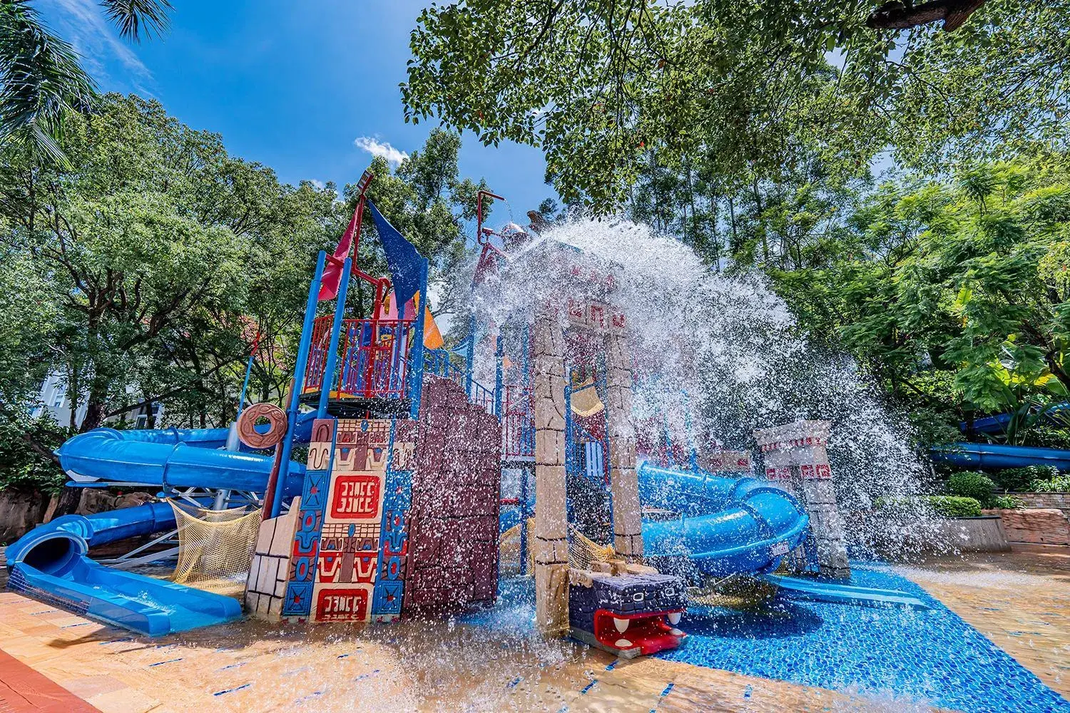 Children play ground, Water Park in Goodview Hotel Sangem Tangxia