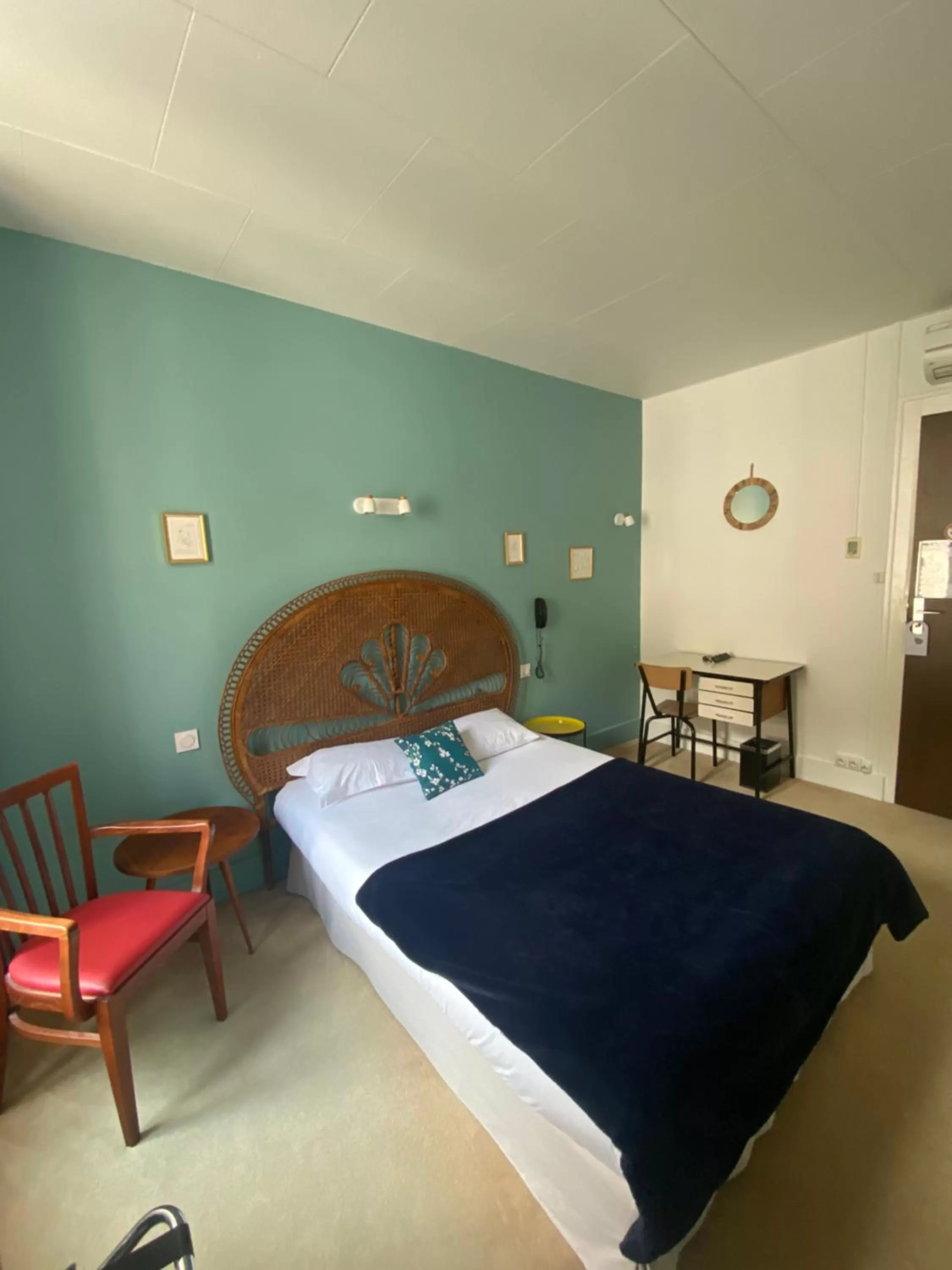 Bed in Grand Hotel De La Poste - Lyon Sud - Vienne