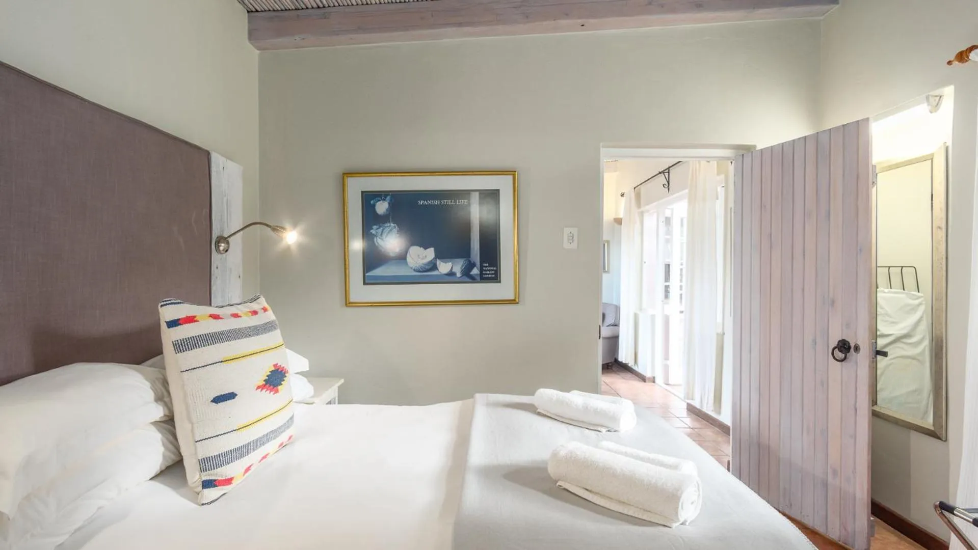 Bedroom, Bed in Blue Bay Lodge