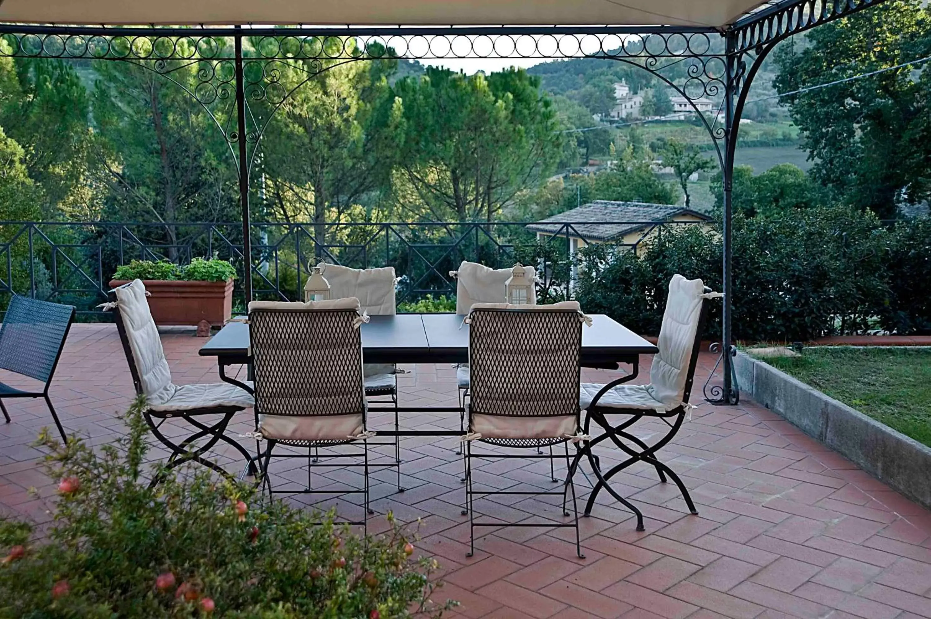 Patio, Patio/Outdoor Area in Albergo Villa Cristina