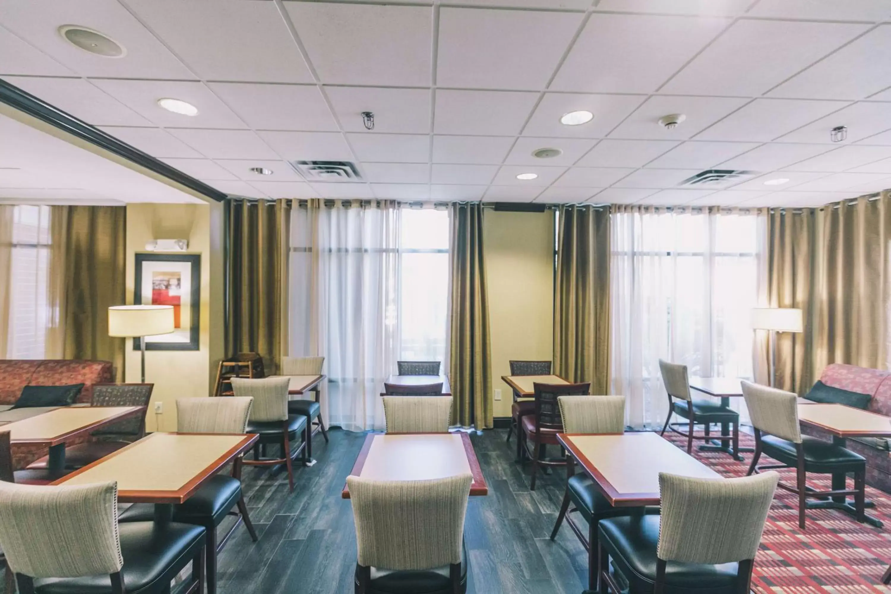 Dining area, Restaurant/Places to Eat in Hampton Inn Tallahassee-Central