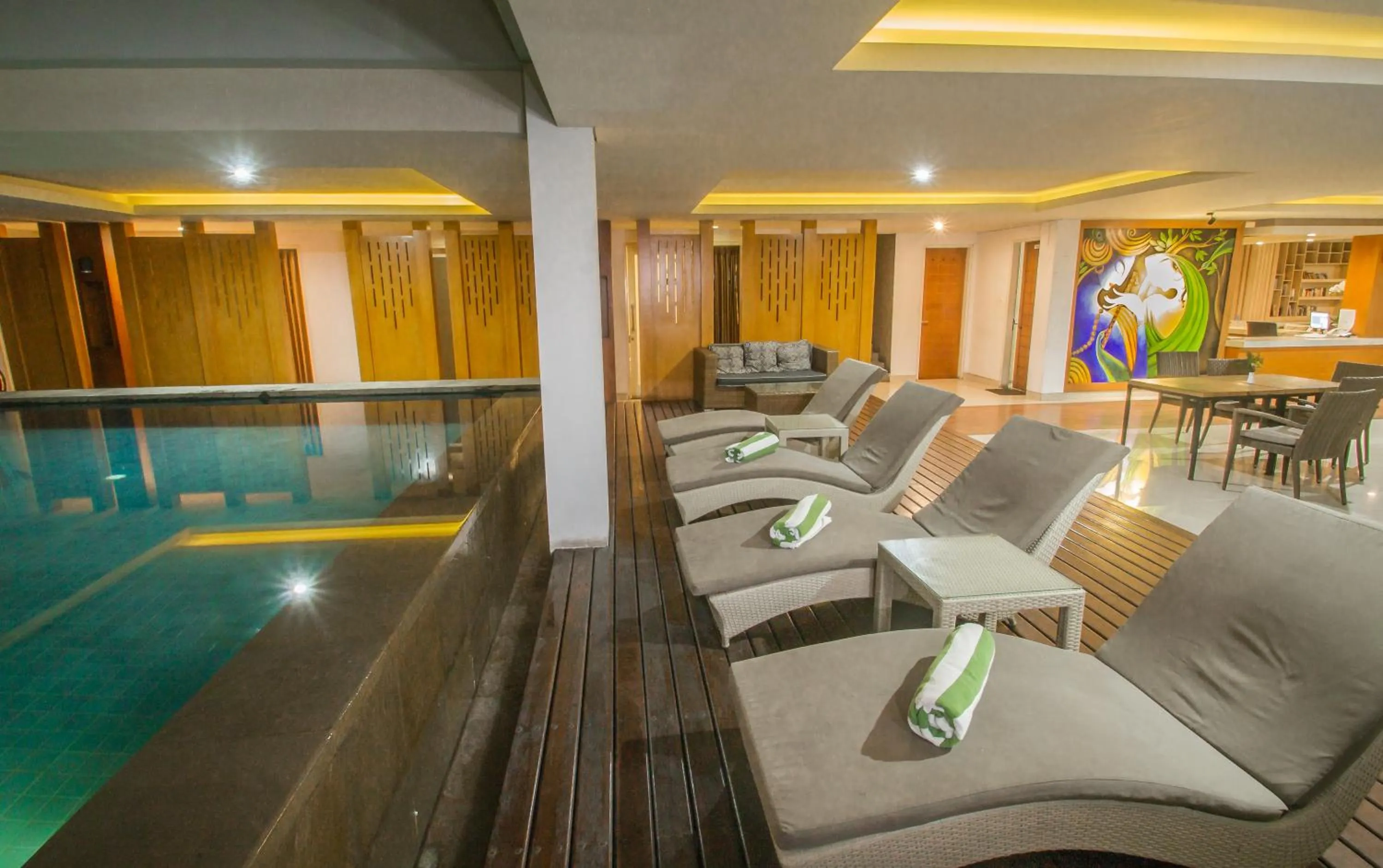 Swimming pool in Mahalaksmi Boutique Hotel
