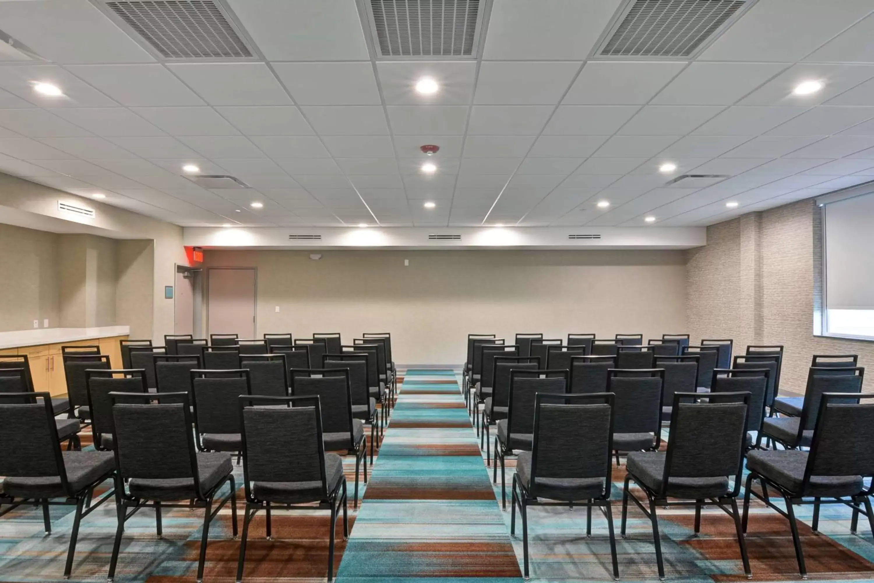 Meeting/conference room in Home2 Suites by Hilton La Porte