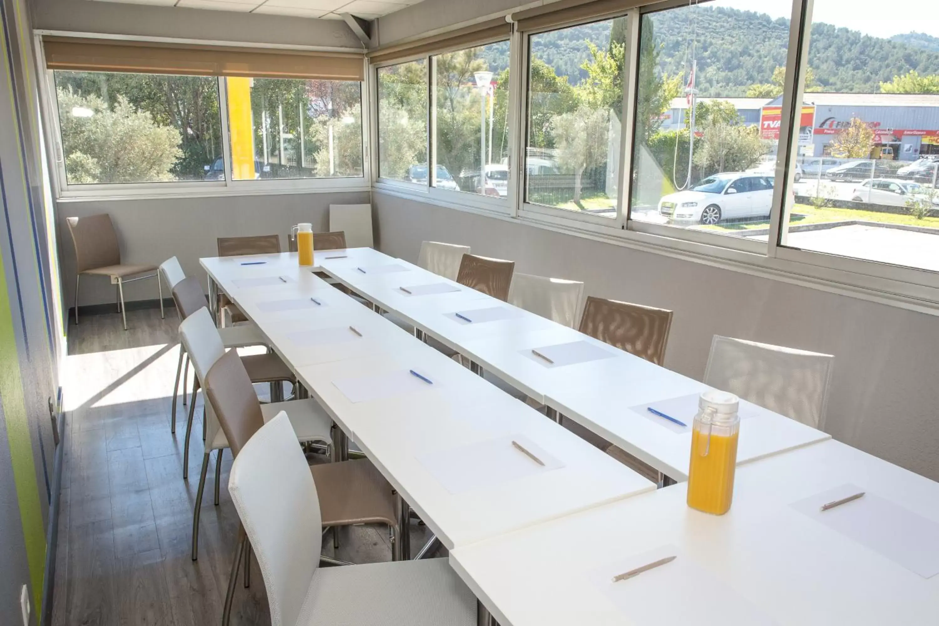 Meeting/conference room, Restaurant/Places to Eat in ibis budget Aubagne Paluds Agora