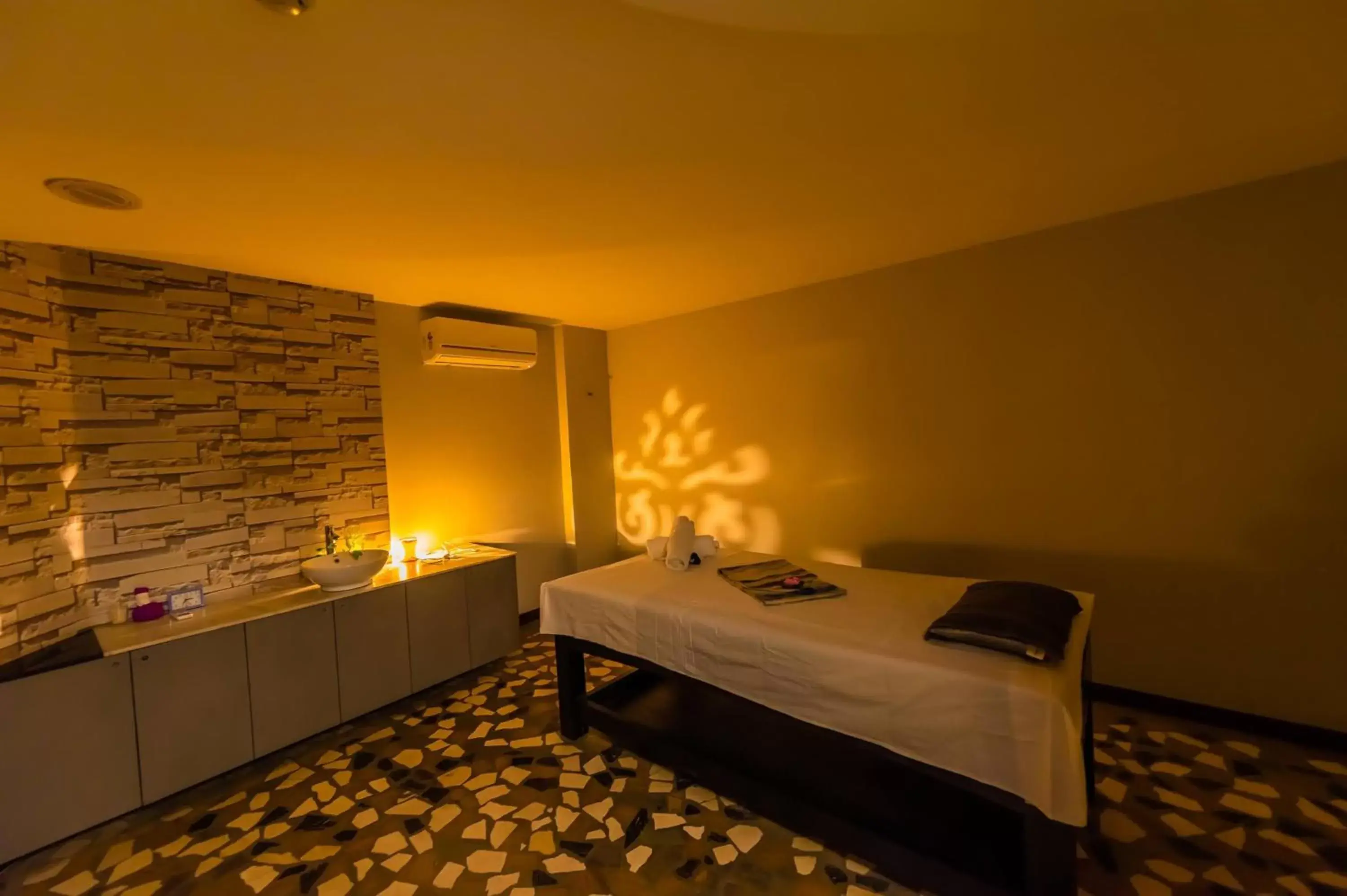 Spa and wellness centre/facilities in O Hotel Pune