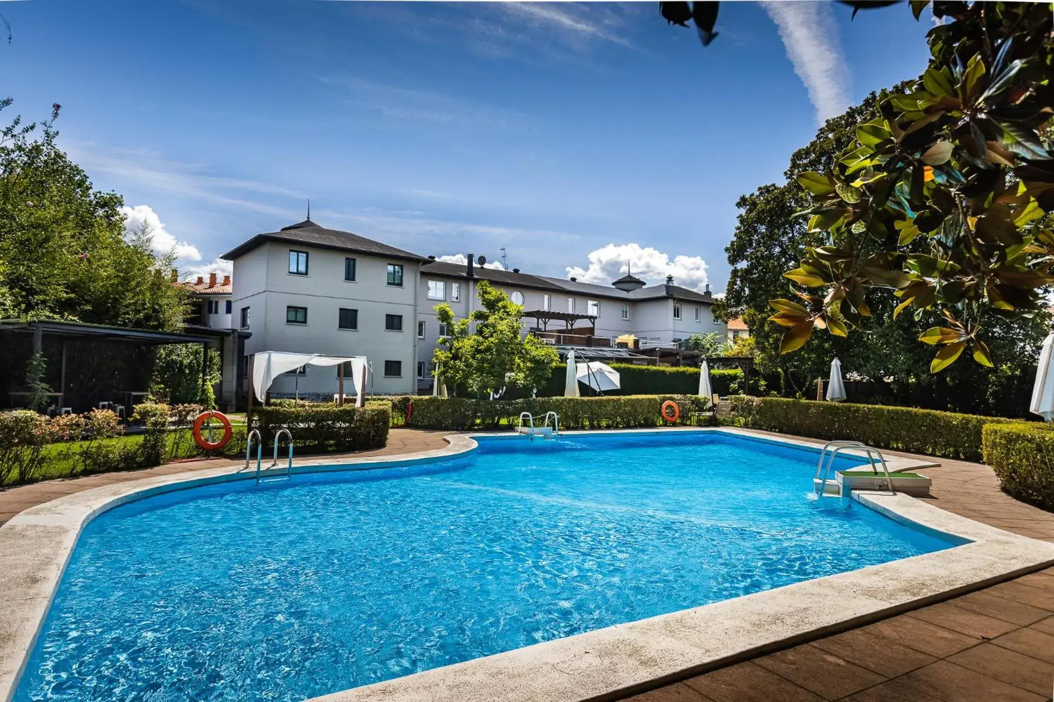 Swimming Pool in Hotel Rio Bidasoa