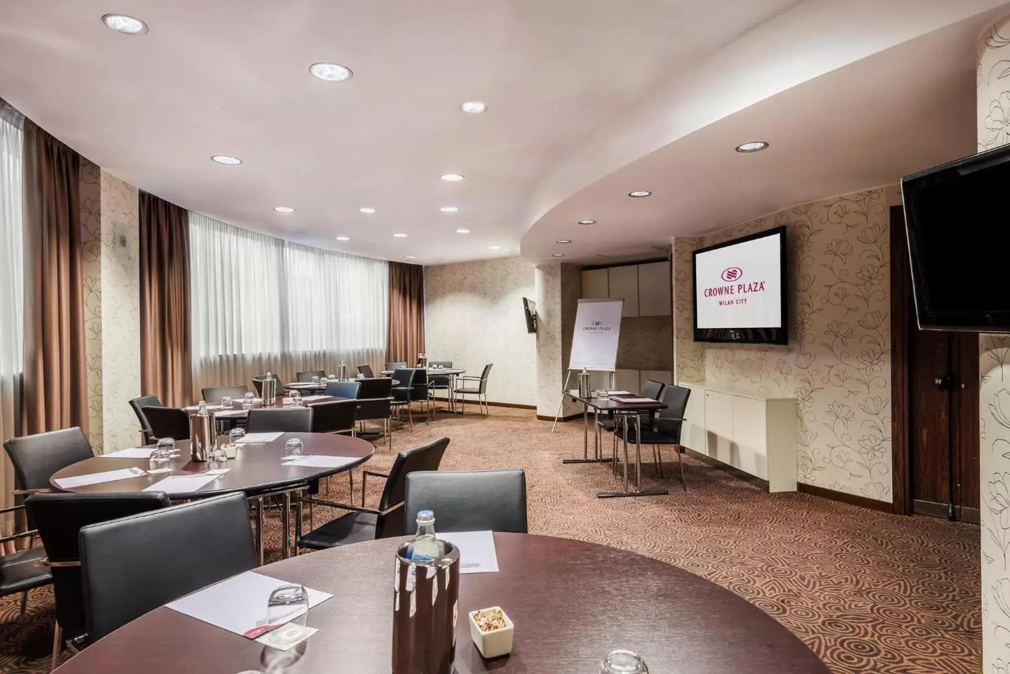 Meeting/conference room, Restaurant/Places to Eat in Crowne Plaza Milan City, an IHG Hotel