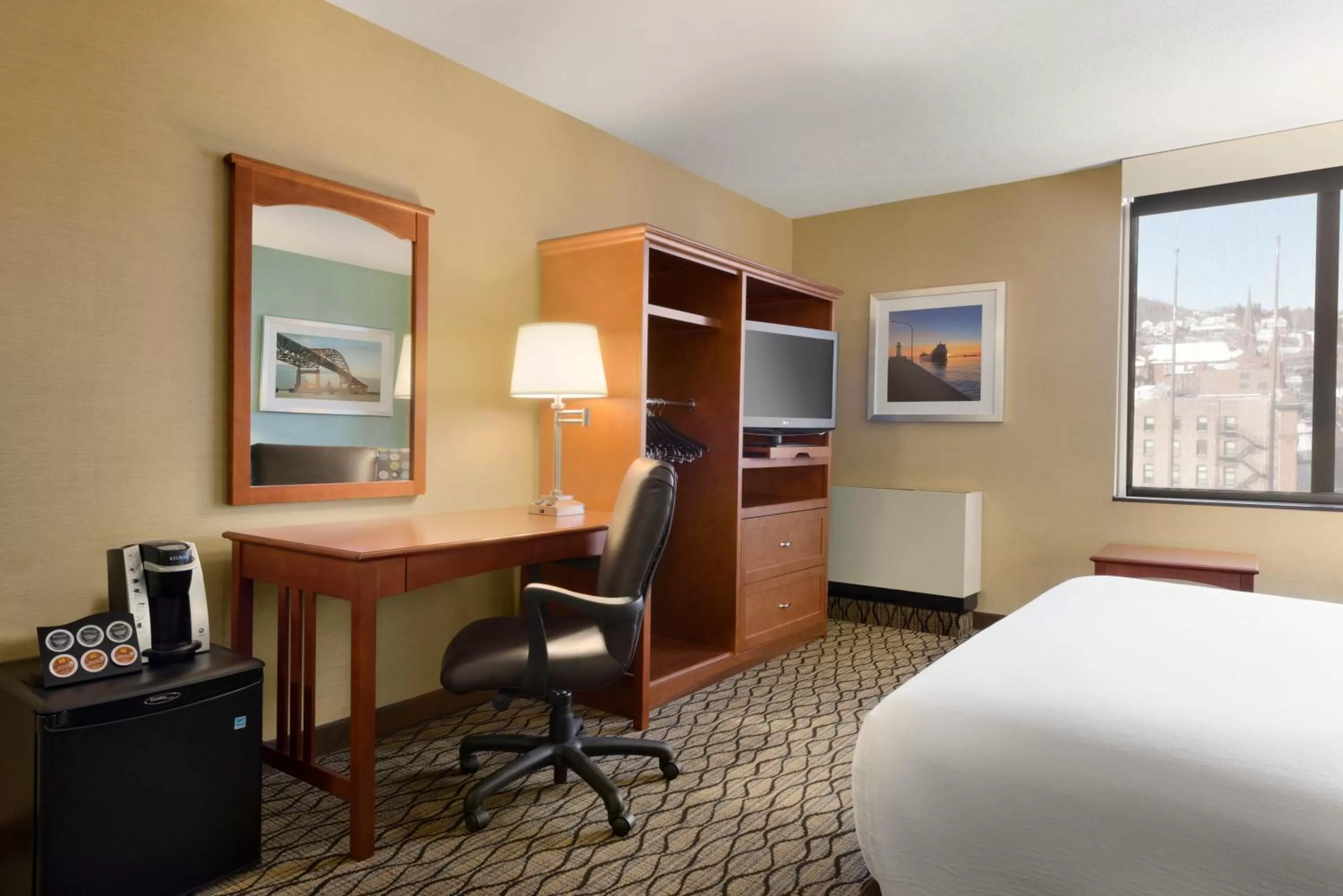 Photo of the whole room, Bed in Holiday Inn & Suites Duluth-Downtown by IHG