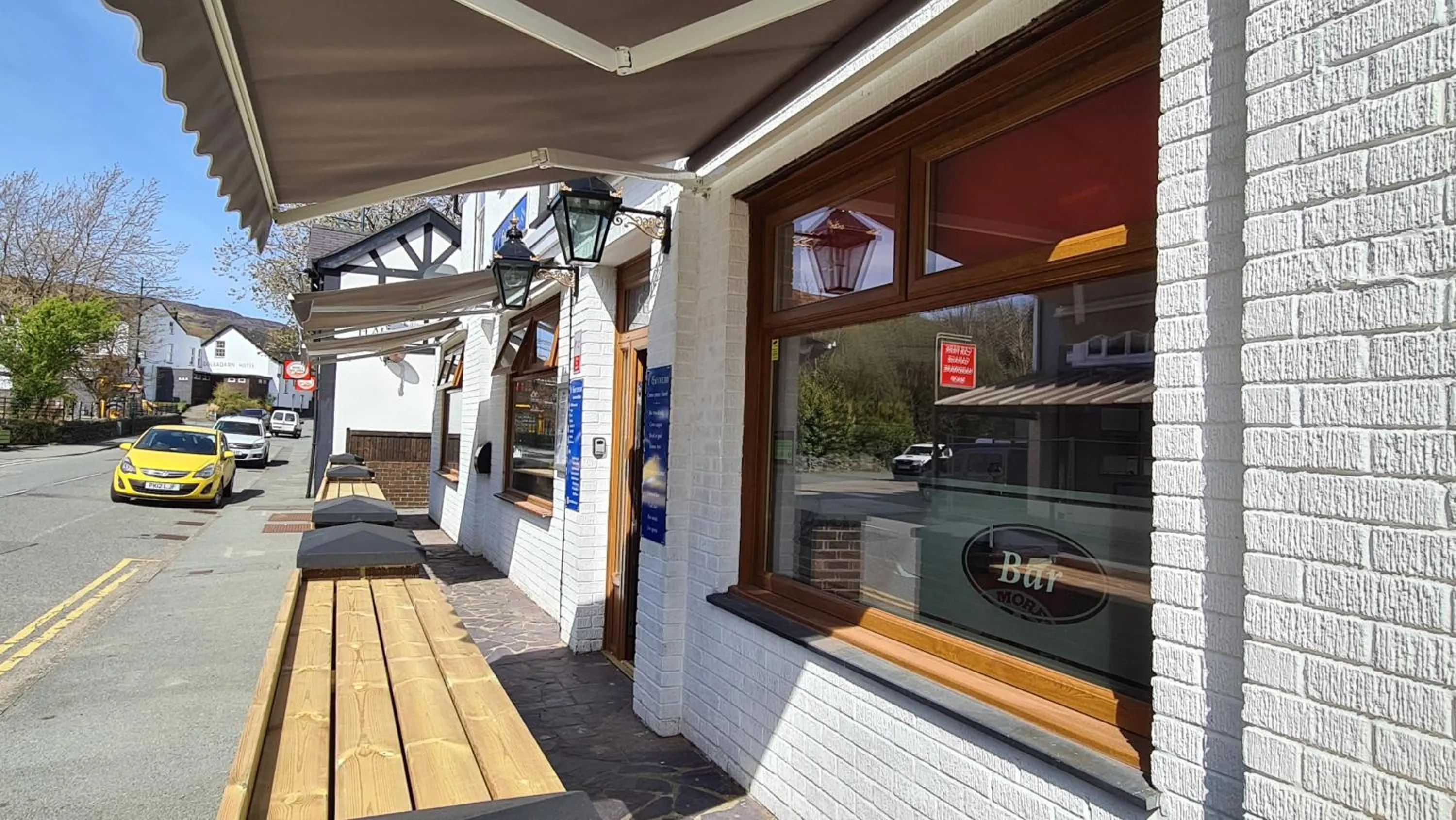 Facade/entrance in Y Gwynedd Inn