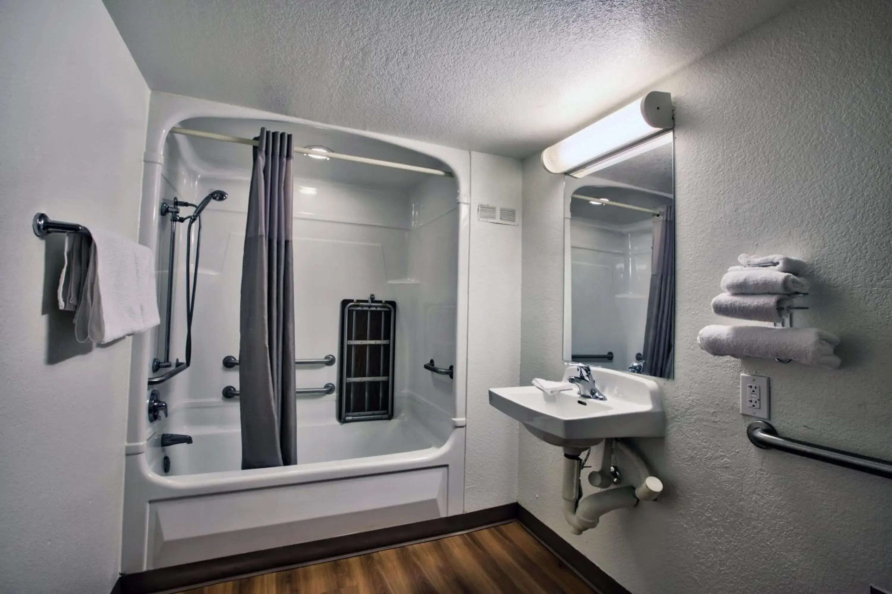 Bathroom in Motel 6-Tallahassee, FL - Downtown