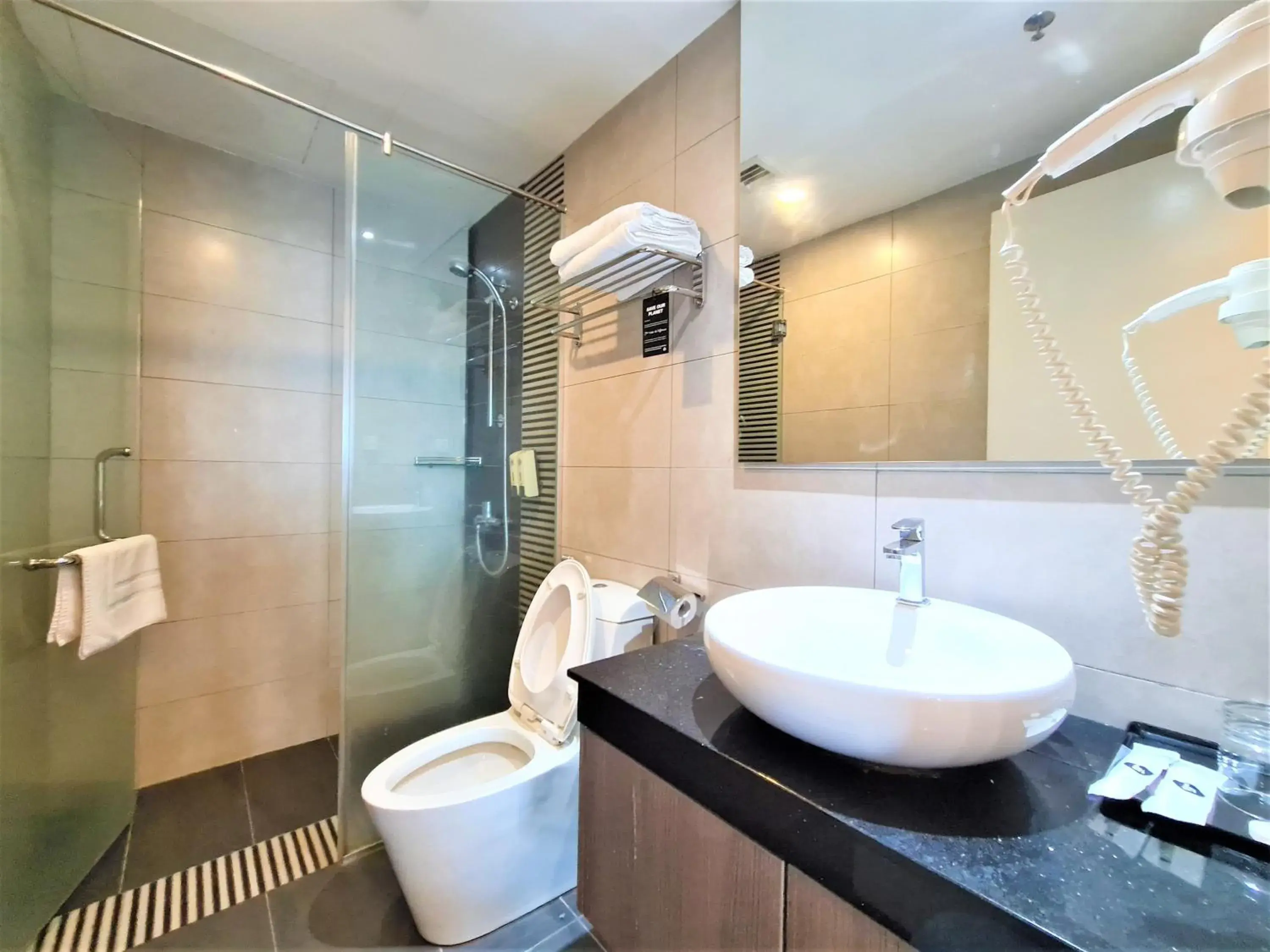 Bathroom in Nexus Regency Suites & Hotel