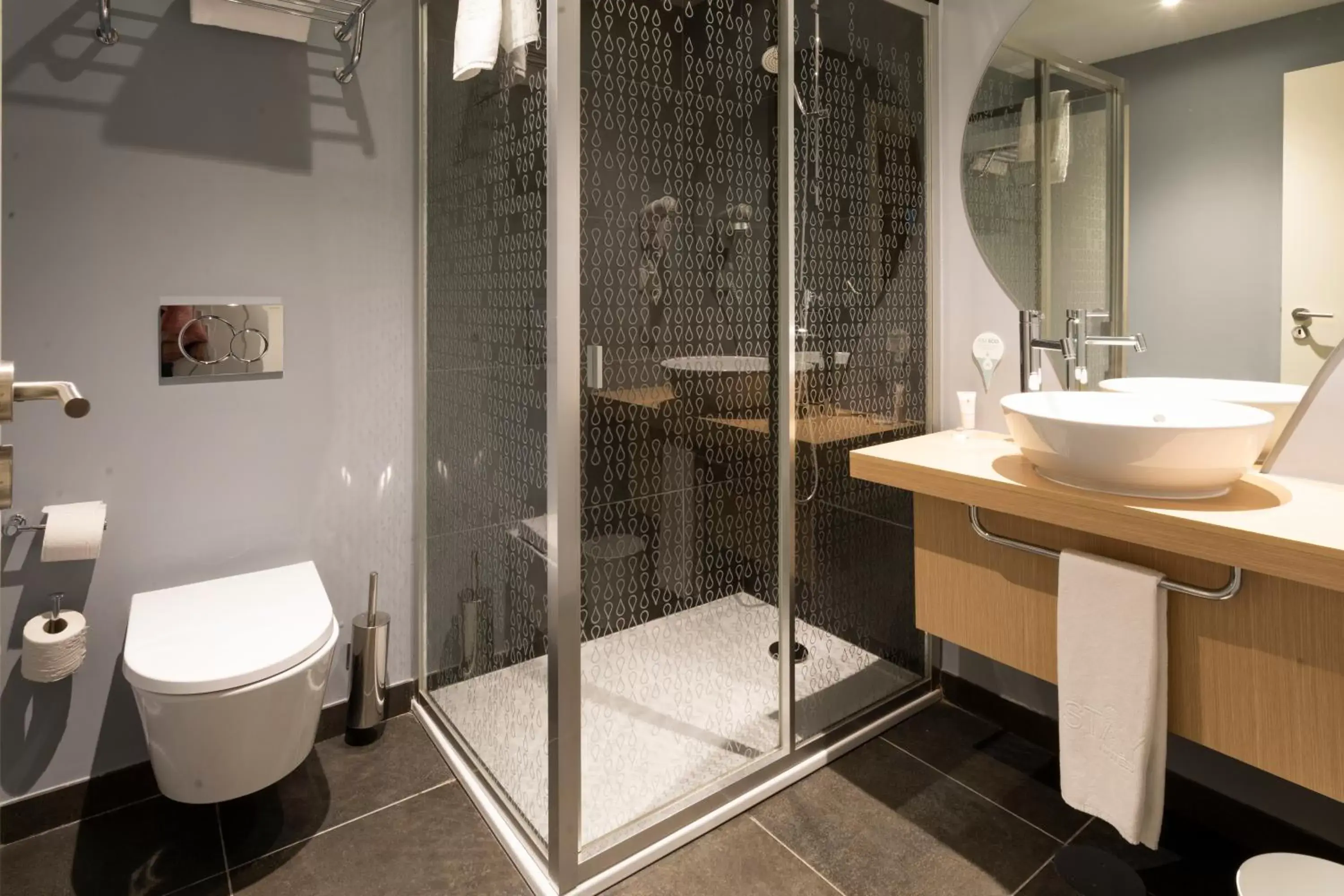 Shower, Bathroom in Stay Hotel Coimbra Centro