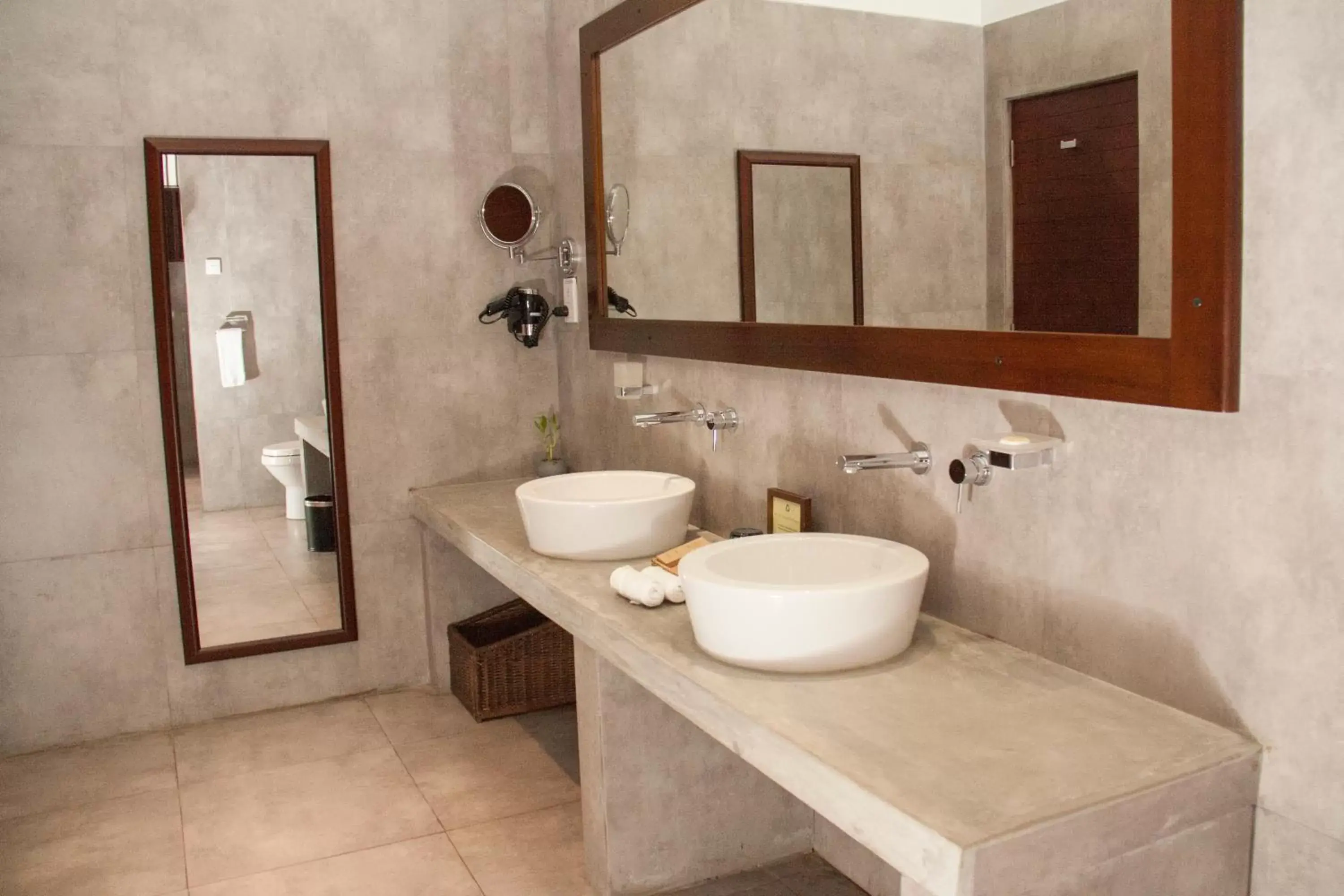 Bathroom in Colombo Court Hotel & Spa