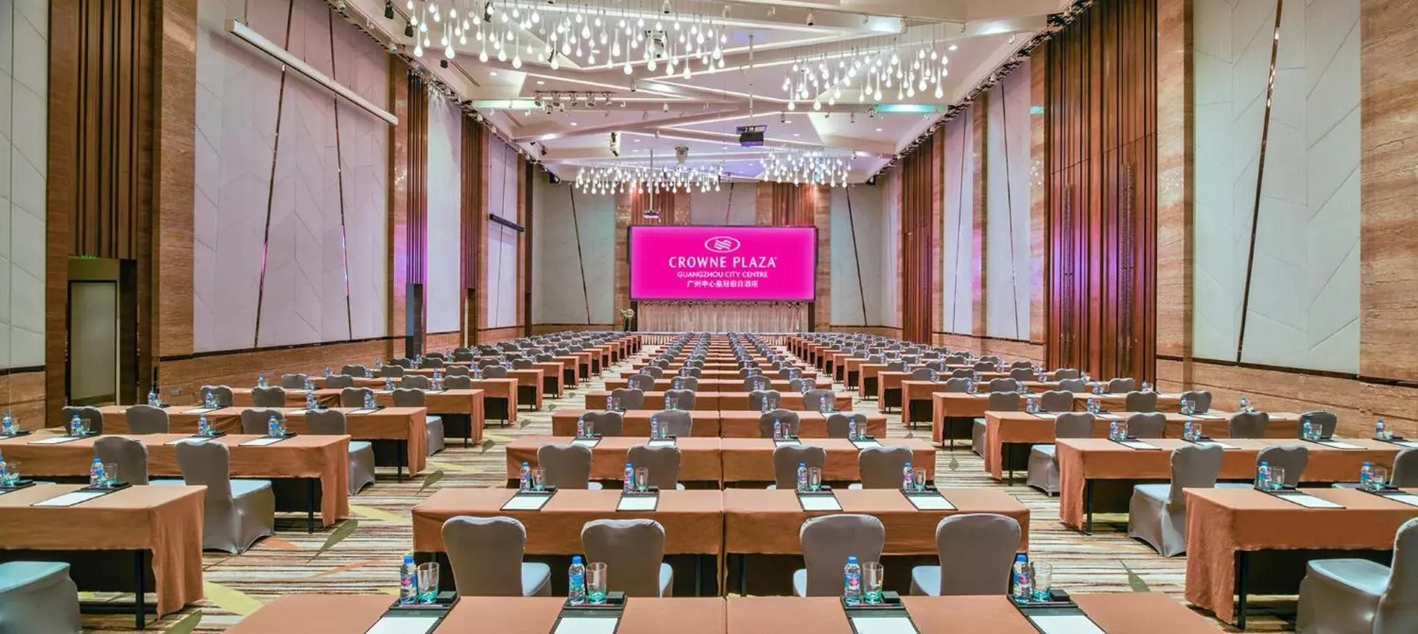 Meeting/conference room in Crowne Plaza Guangzhou City Centre, an IHG Hotel