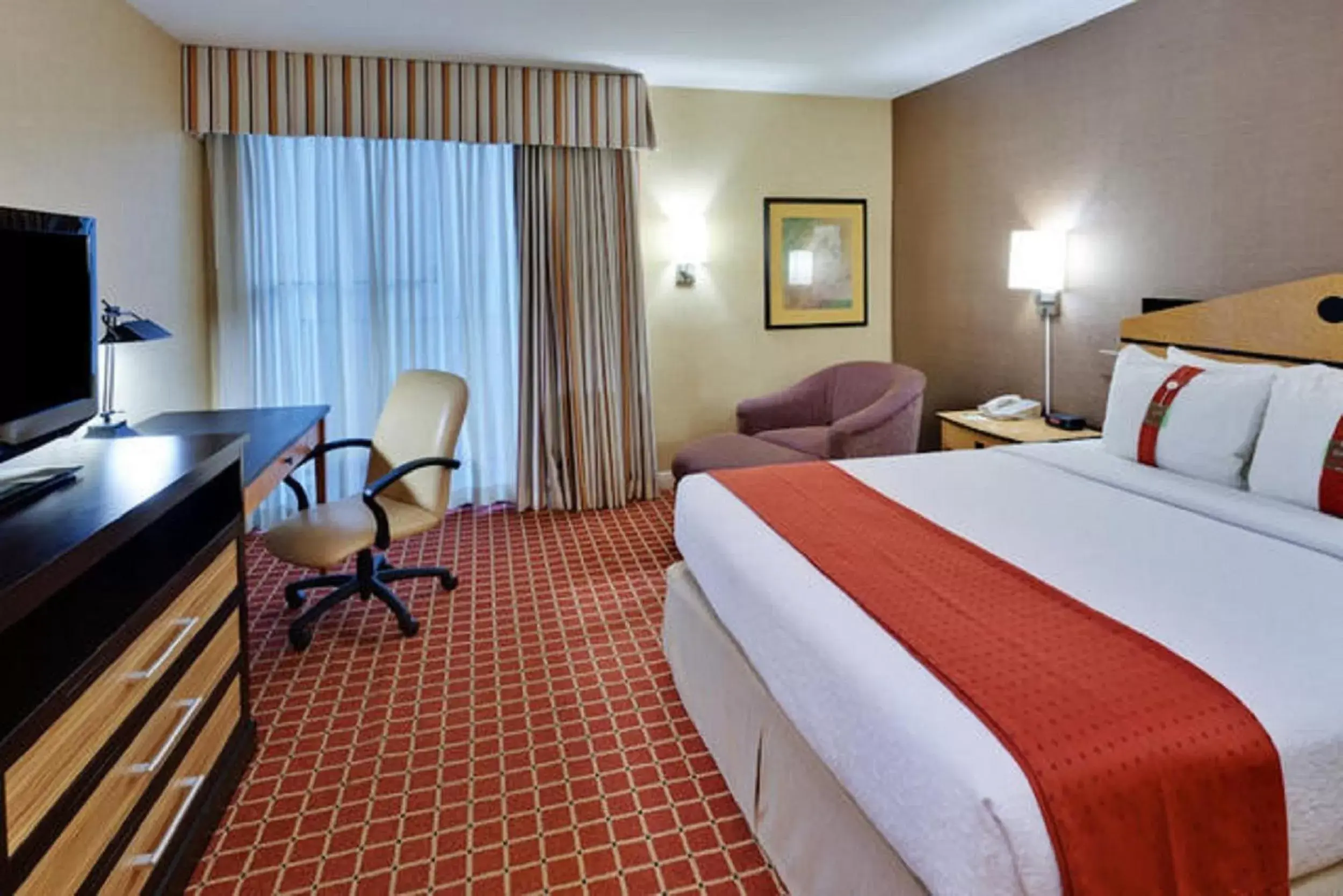Photo of the whole room in Holiday Inn Dublin - Pleasanton, an IHG Hotel