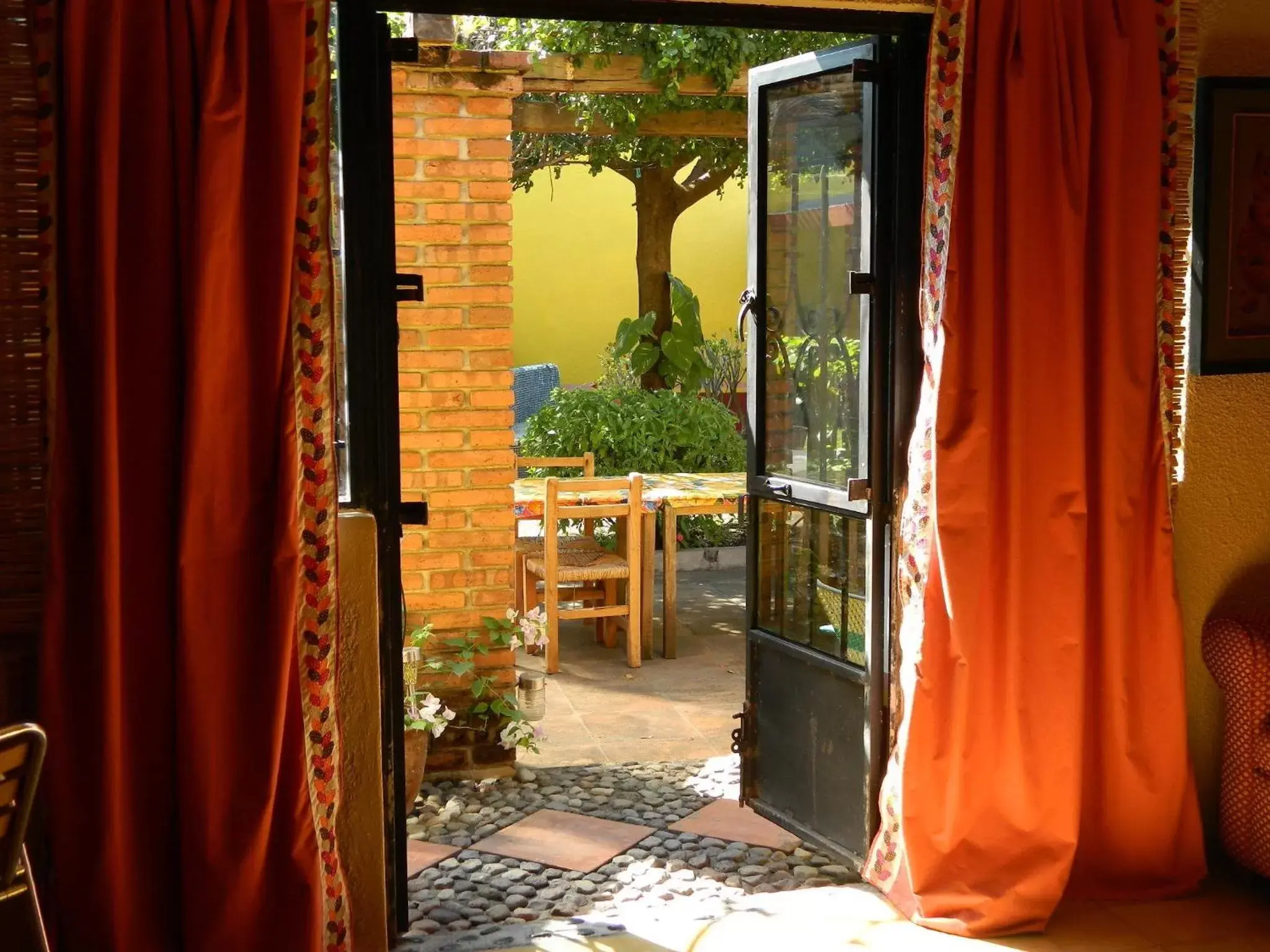 Patio in Hotel Casa Alvarada