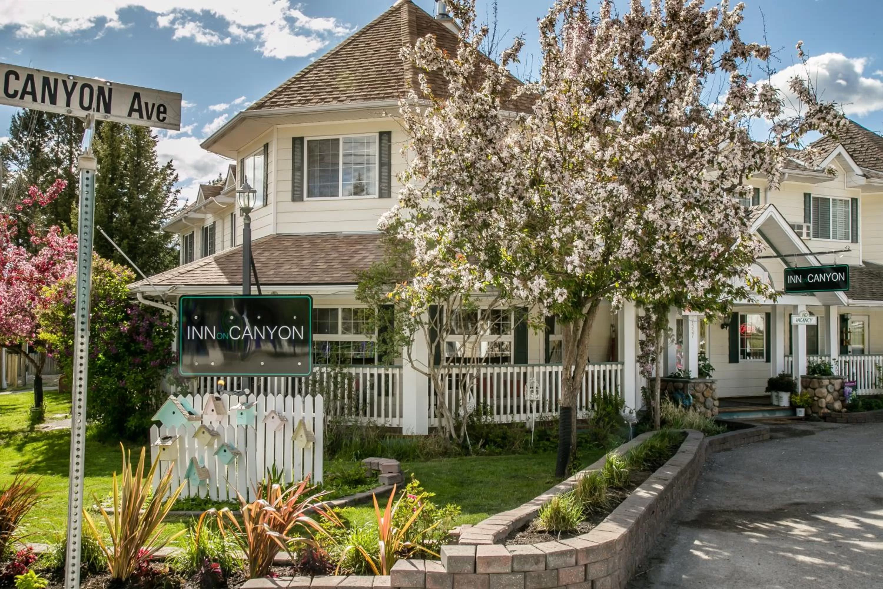 Property building in Inn on Canyon