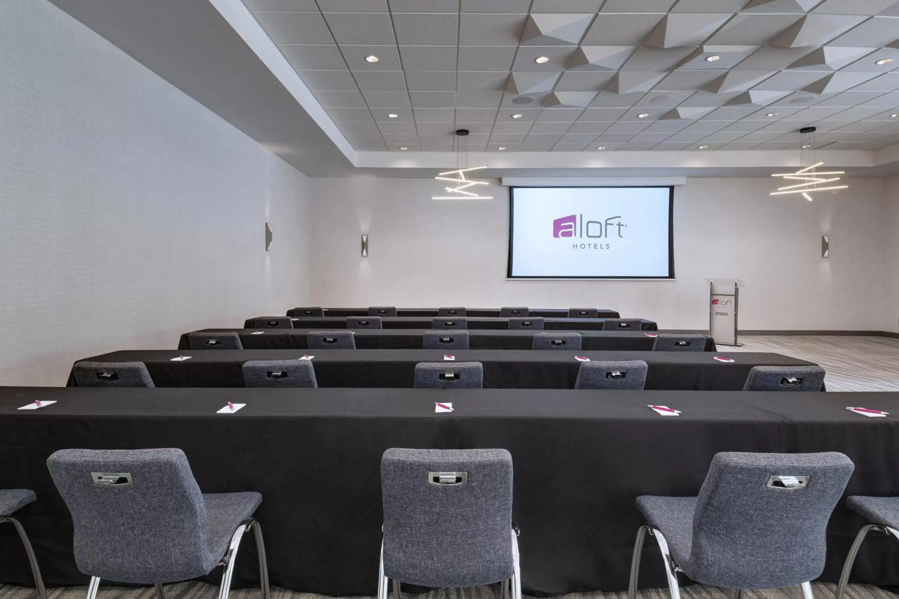 Meeting/conference room in Aloft Little Rock West