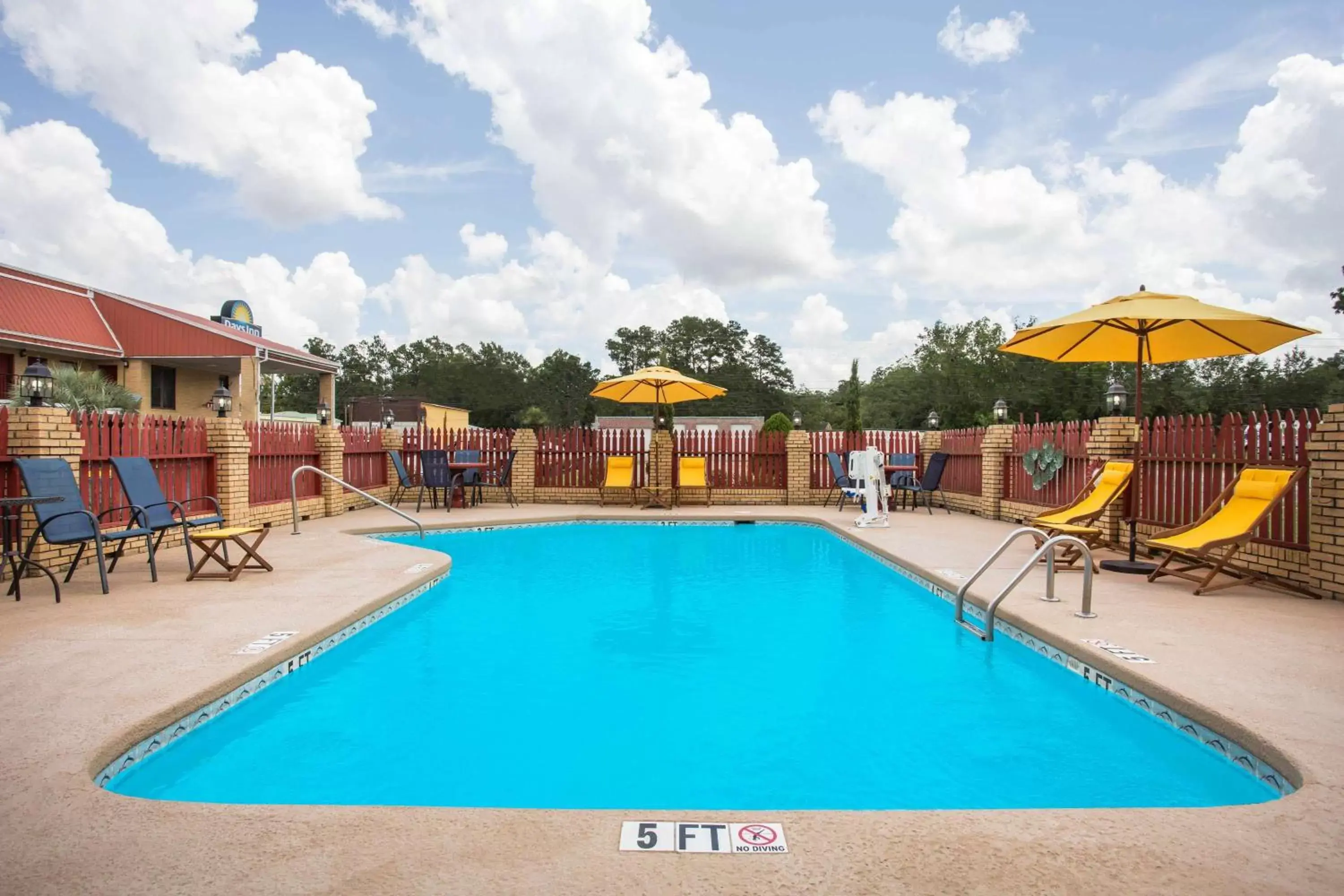 On site, Swimming Pool in Days Inn by Wyndham Lake City