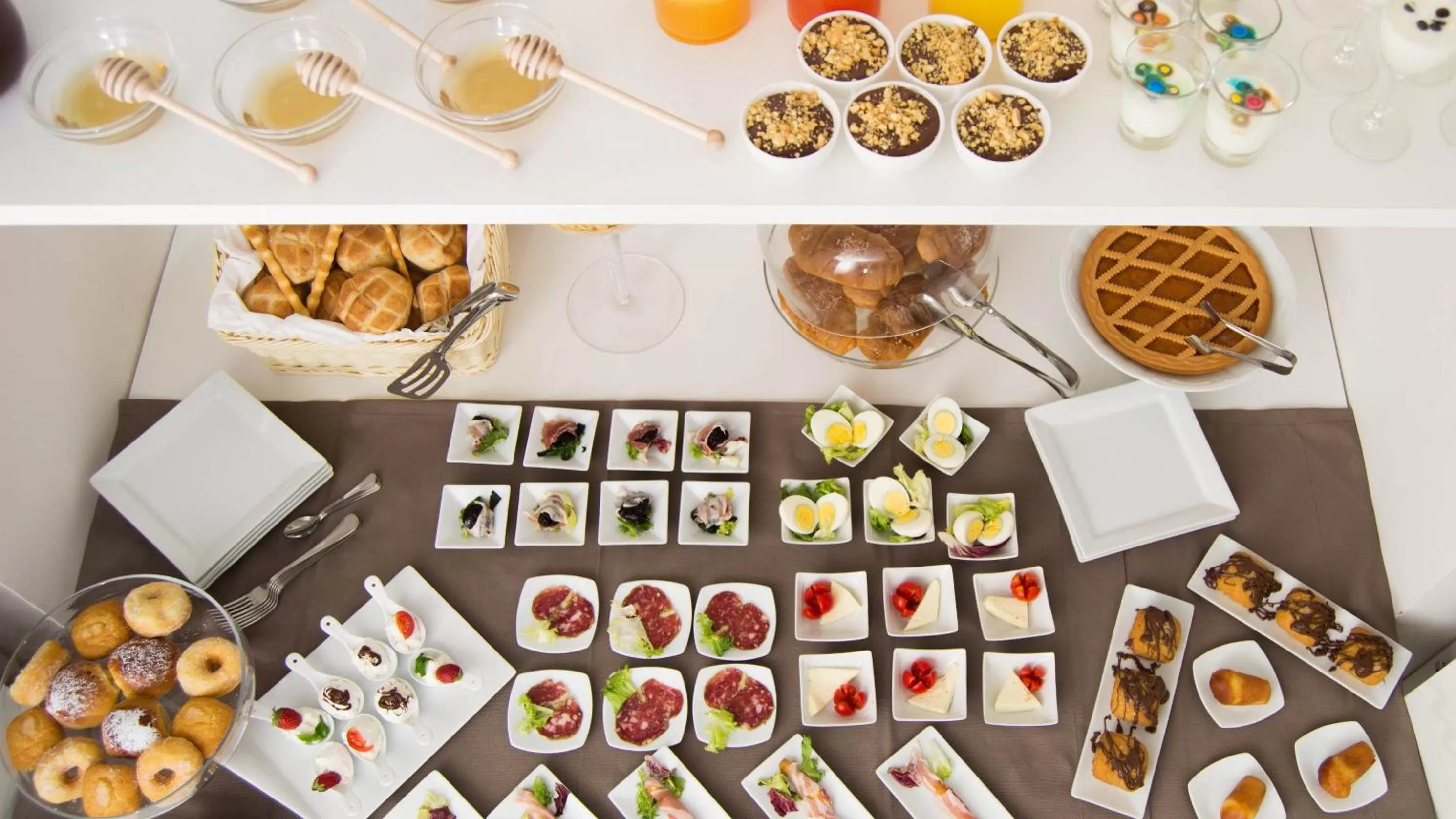 Restaurant/places to eat in Hotel Santa Brigida