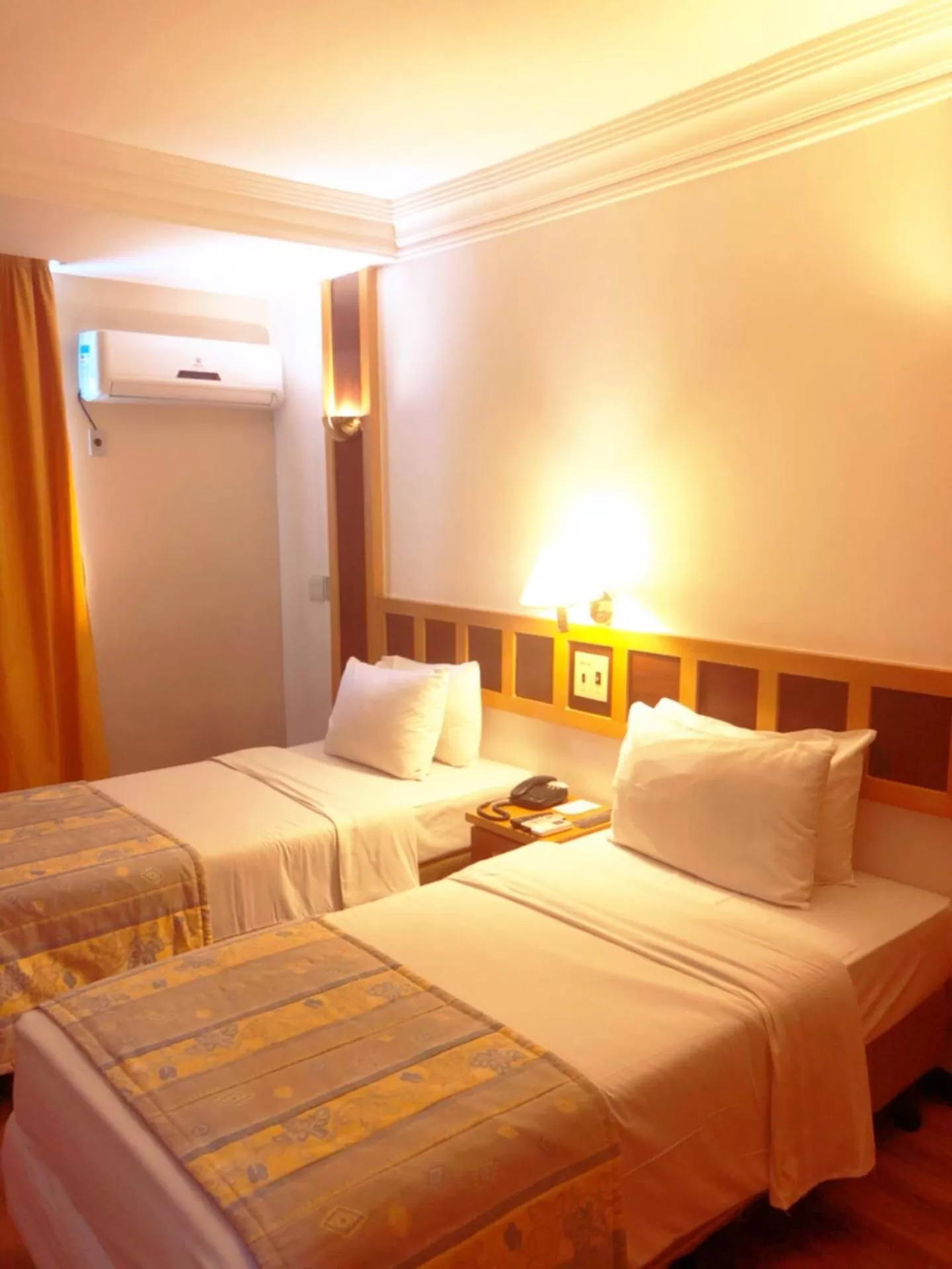 Bed in Monumental Bittar Hotel