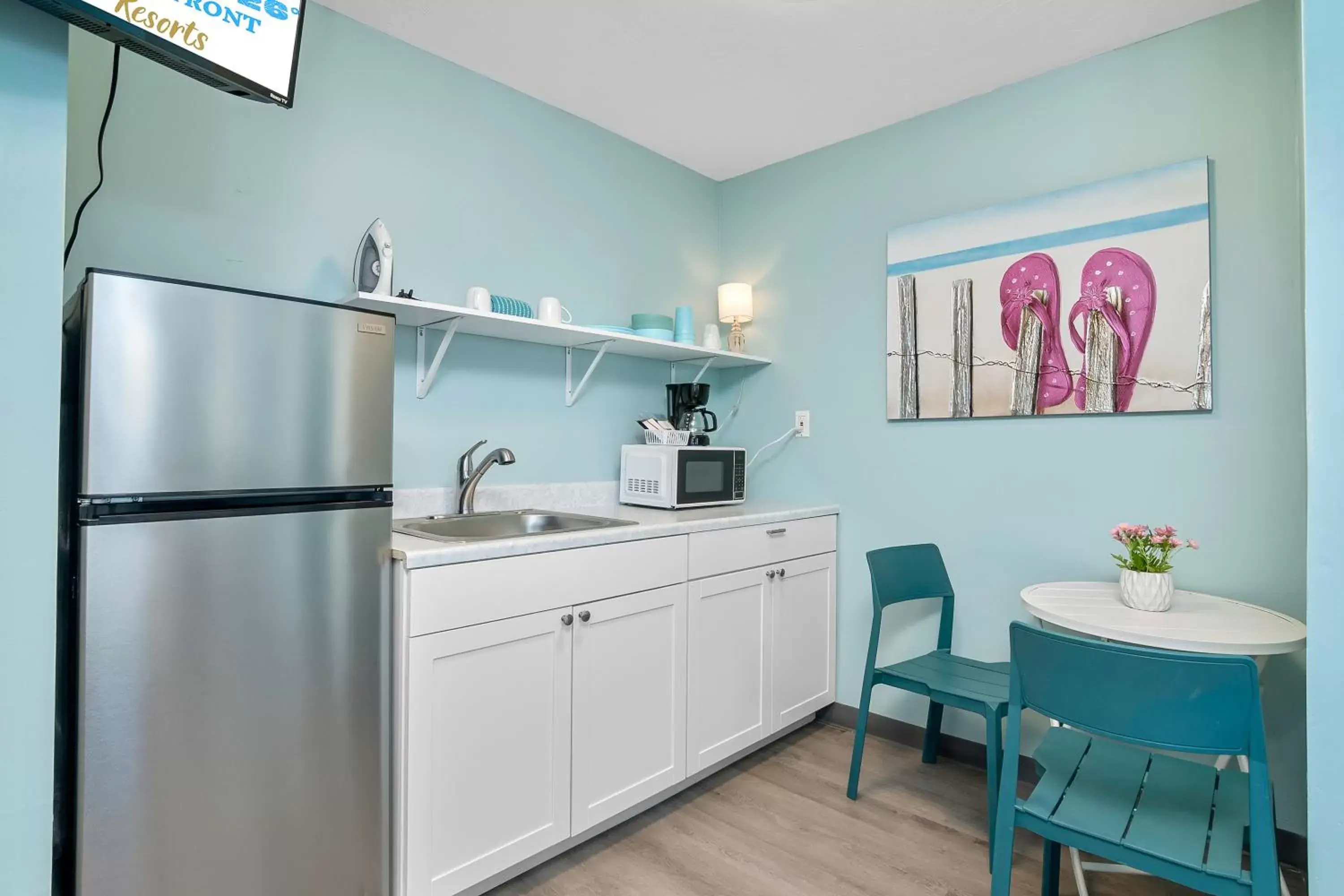 Kitchen or kitchenette, Kitchen/Kitchenette in Latitude 26 Waterfront Boutique Resort - Fort Myers Beach