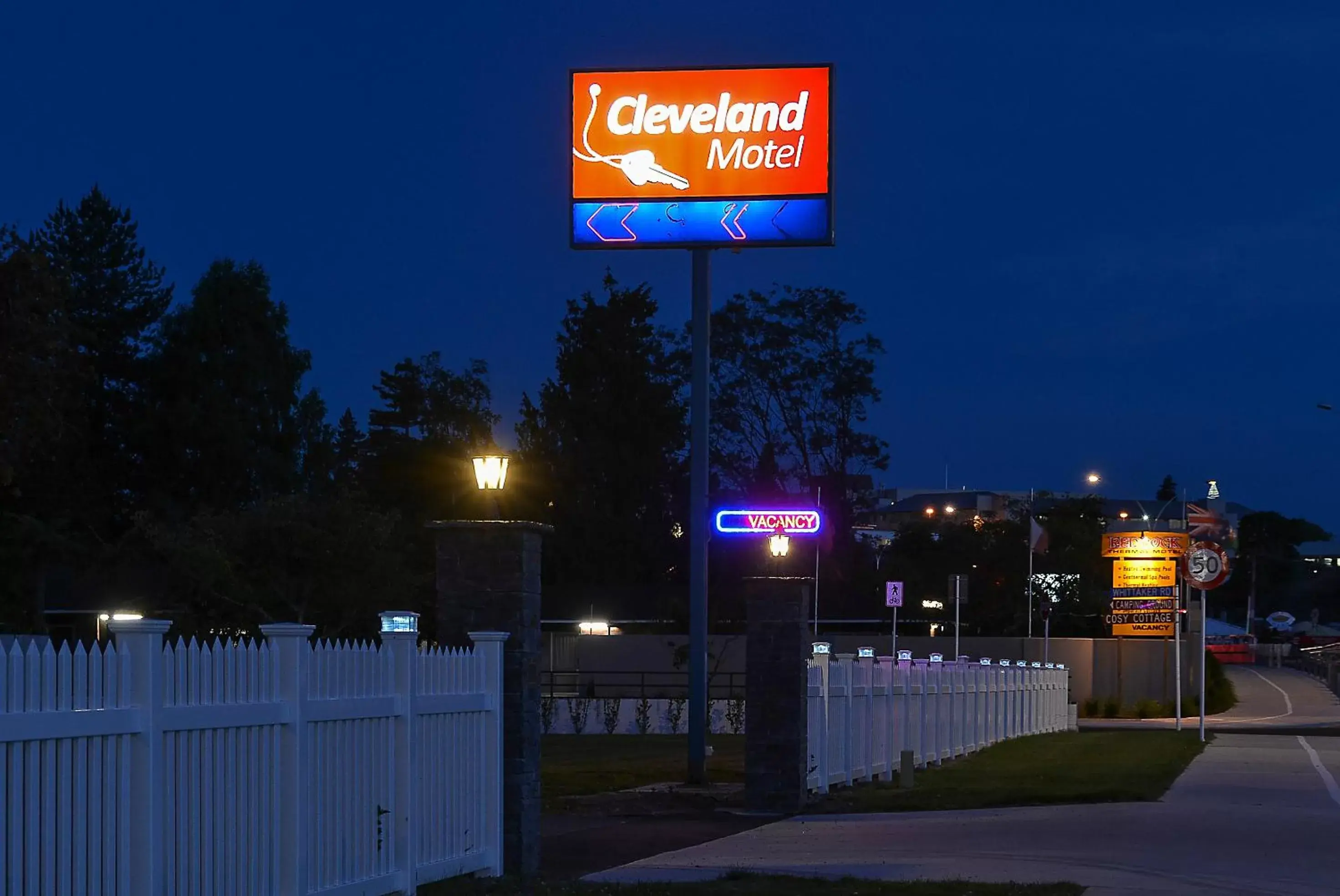 Property logo or sign, Property Building in Cleveland Thermal Motel