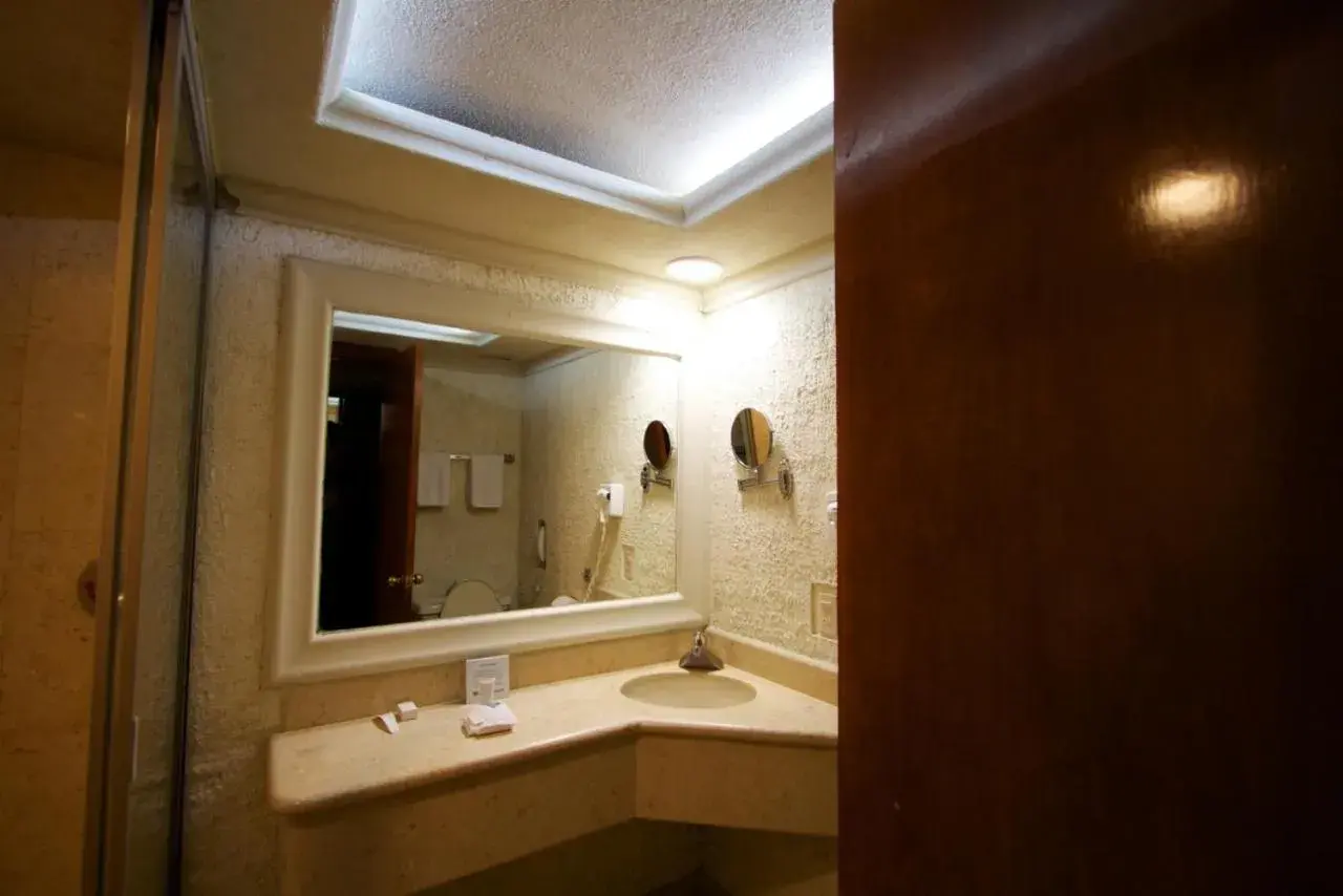 Bathroom in Hotel Gobernador