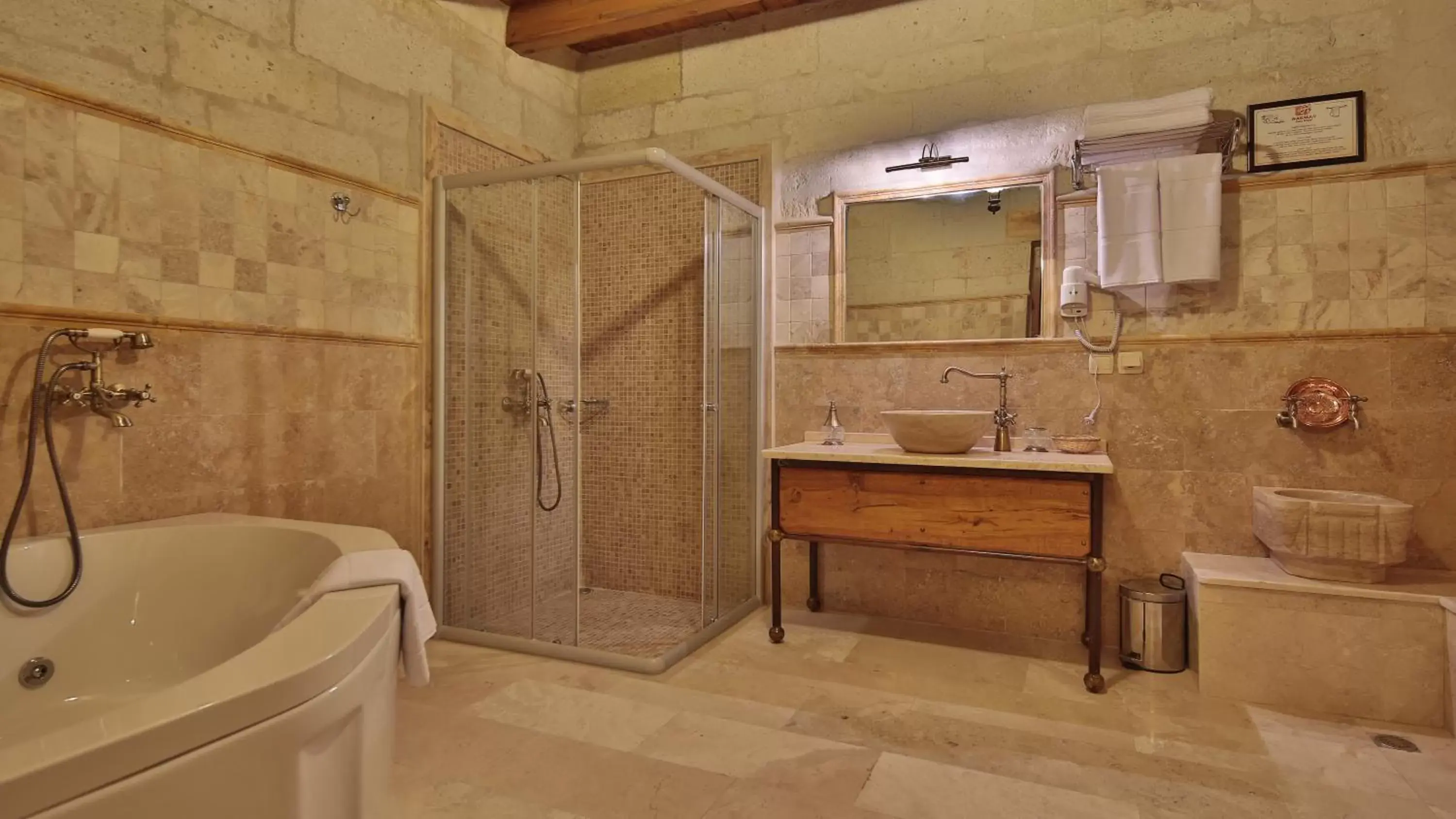 Shower, Bathroom in Harman Cave Hotel