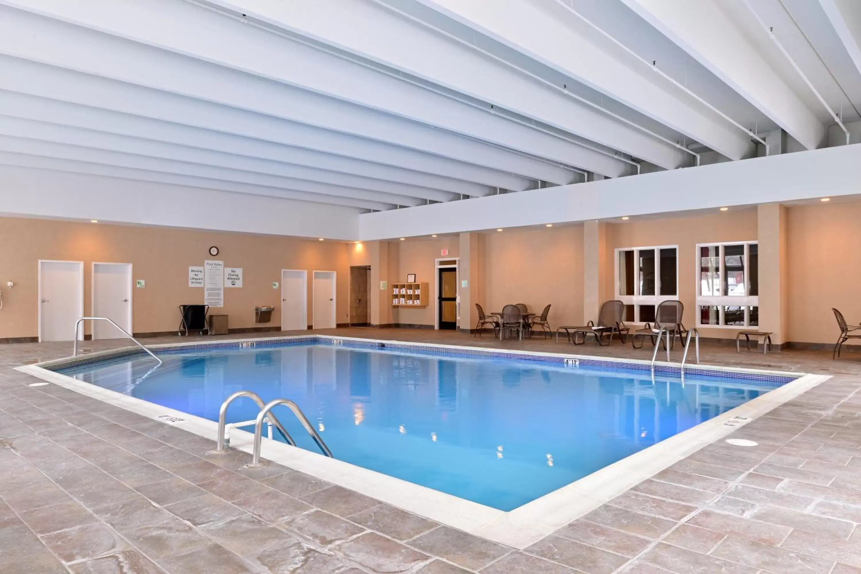 Swimming Pool in Holiday Inn New London, an IHG Hotel