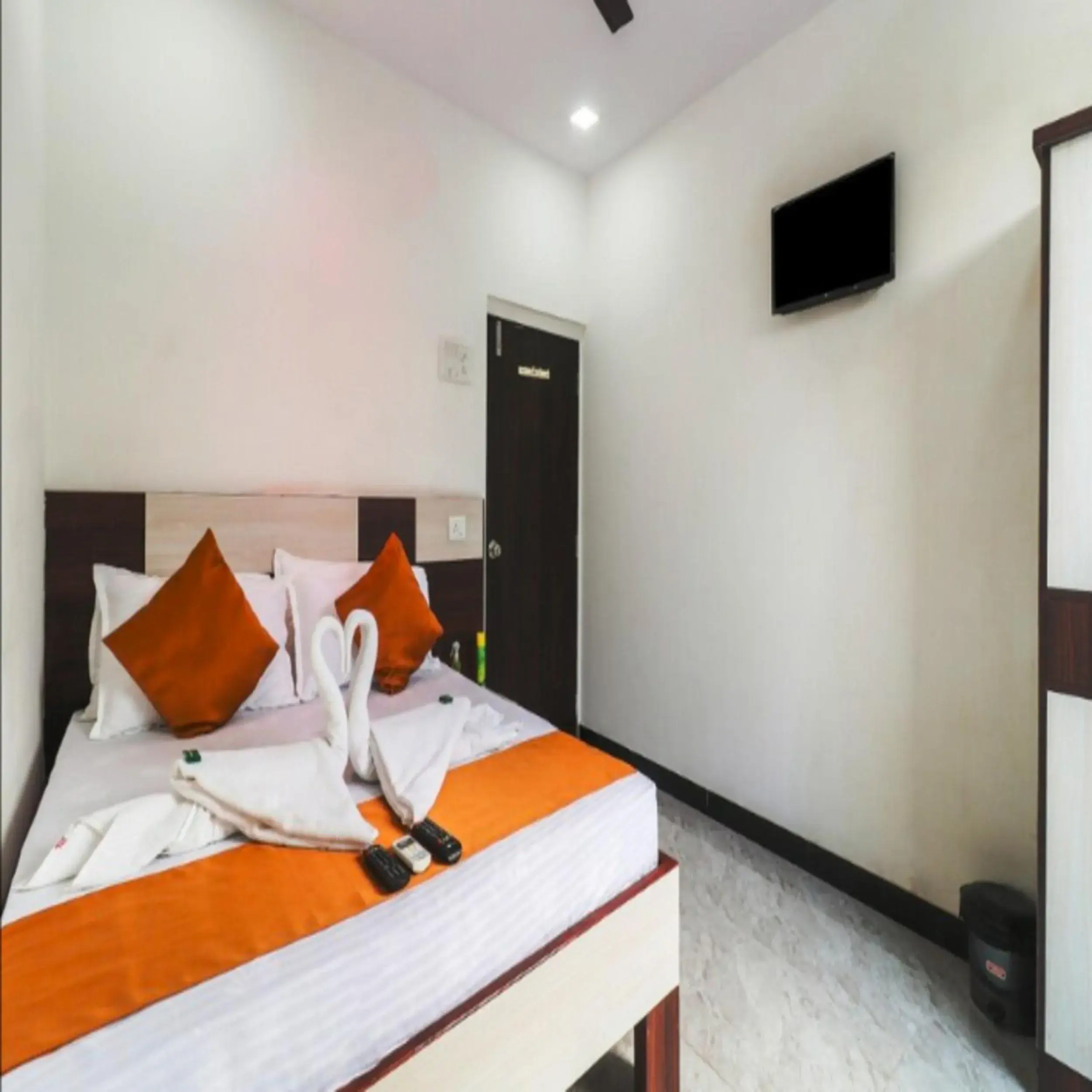 Bed in Hotel Siddhi Inn Lodging - Navi Mumbai