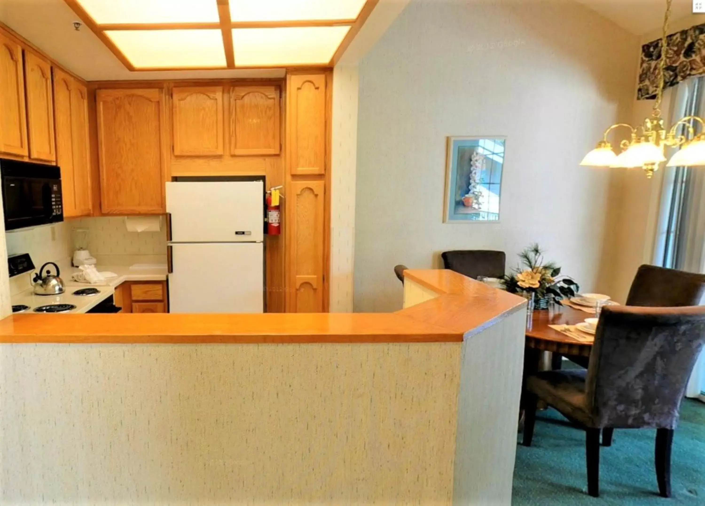 kitchen, Kitchen/Kitchenette in North Bay At Lake Arrowhead