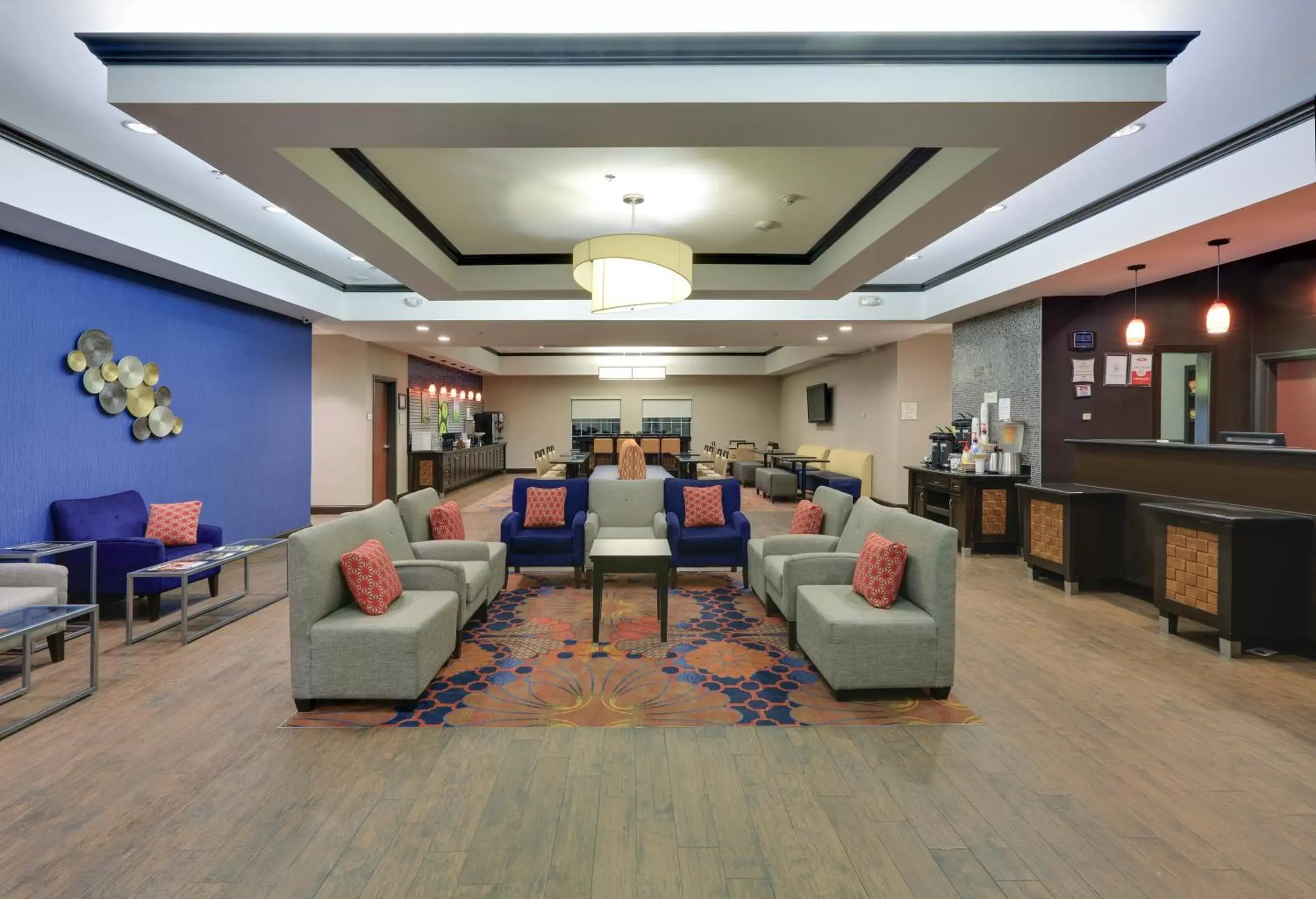 Lobby or reception in La Quinta by Wyndham Denton - University Drive