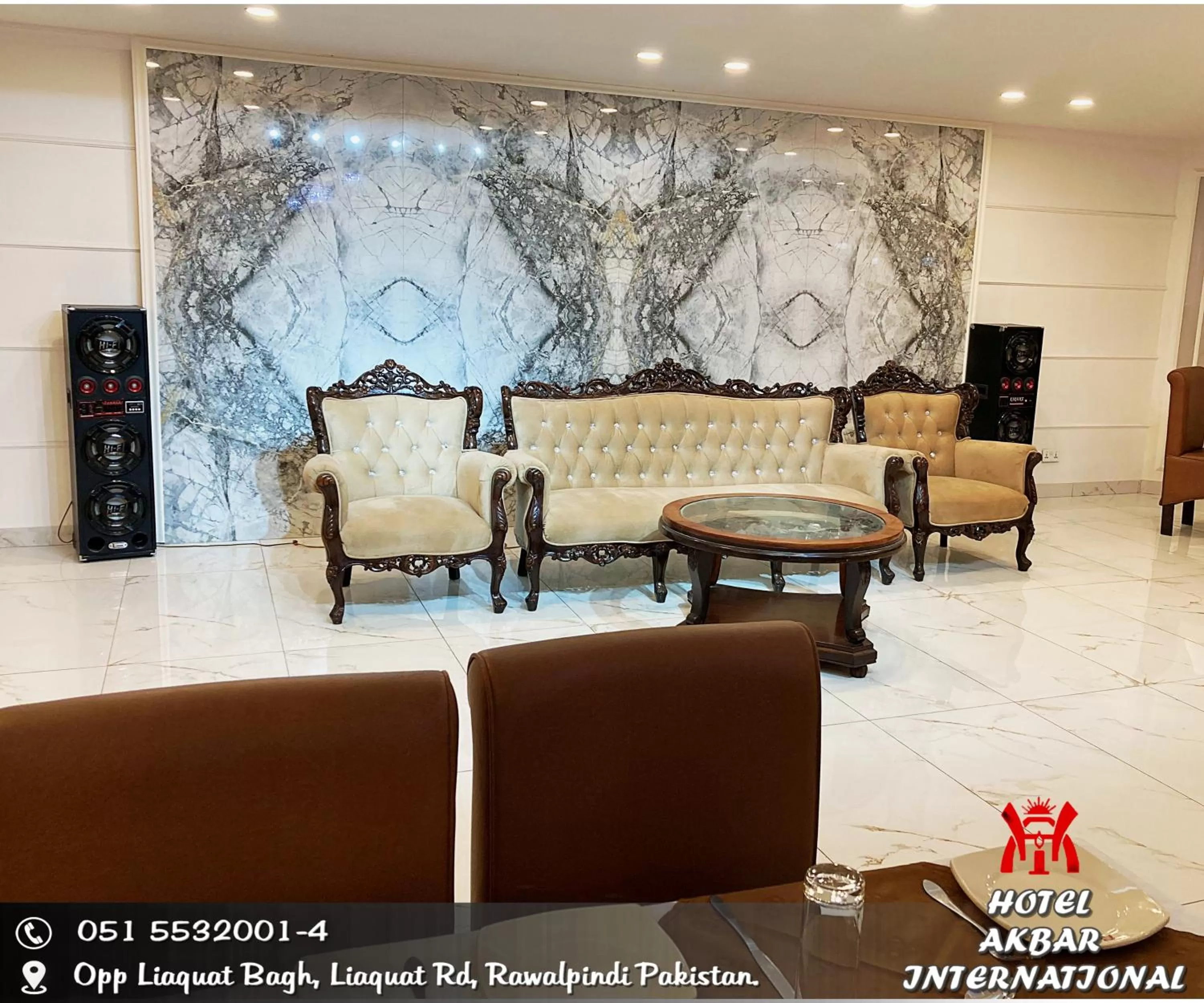 Restaurant/places to eat in Hotel Akbar International