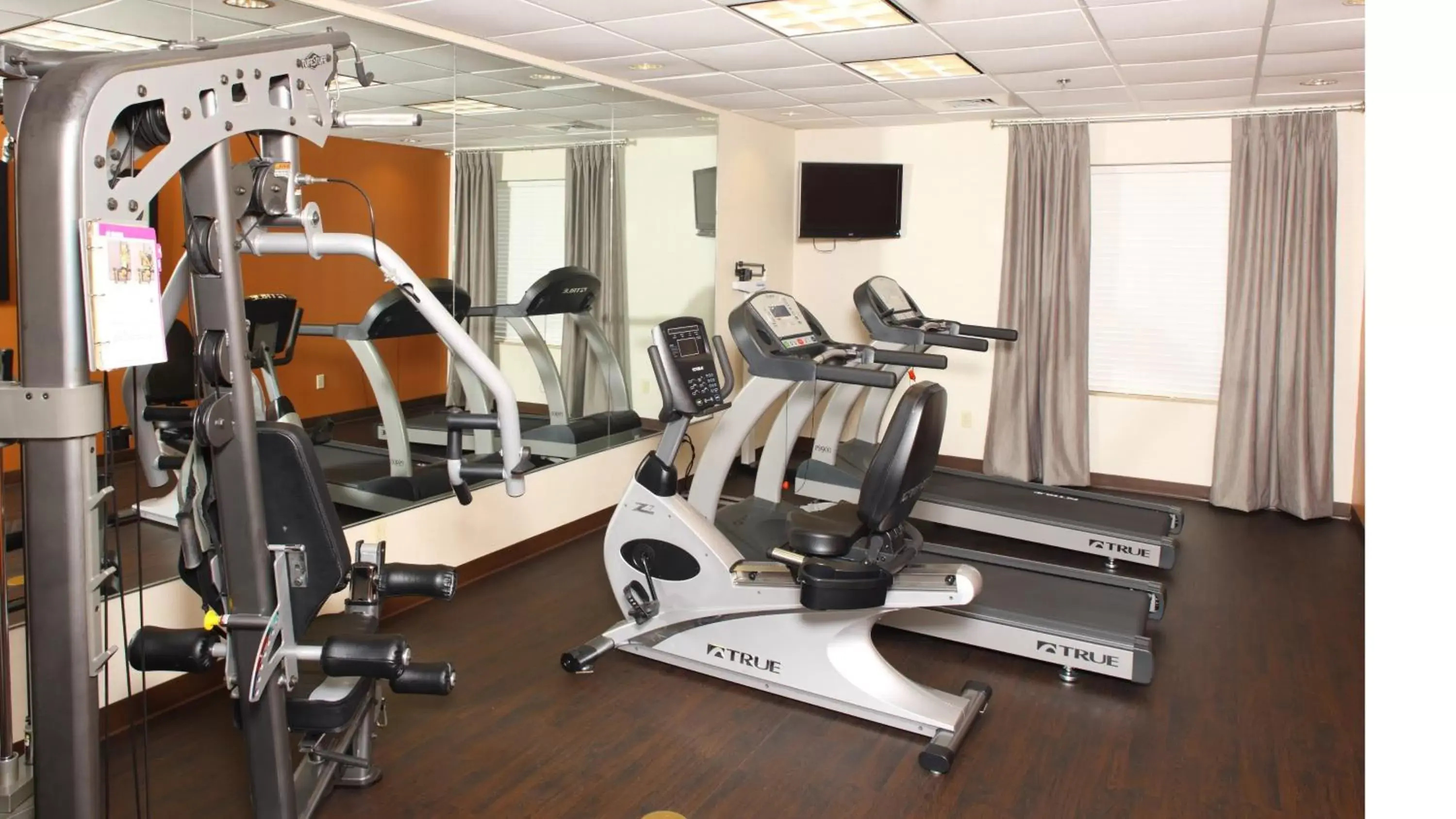 Fitness centre/facilities, Fitness Center/Facilities in Springdale Inn & Suites