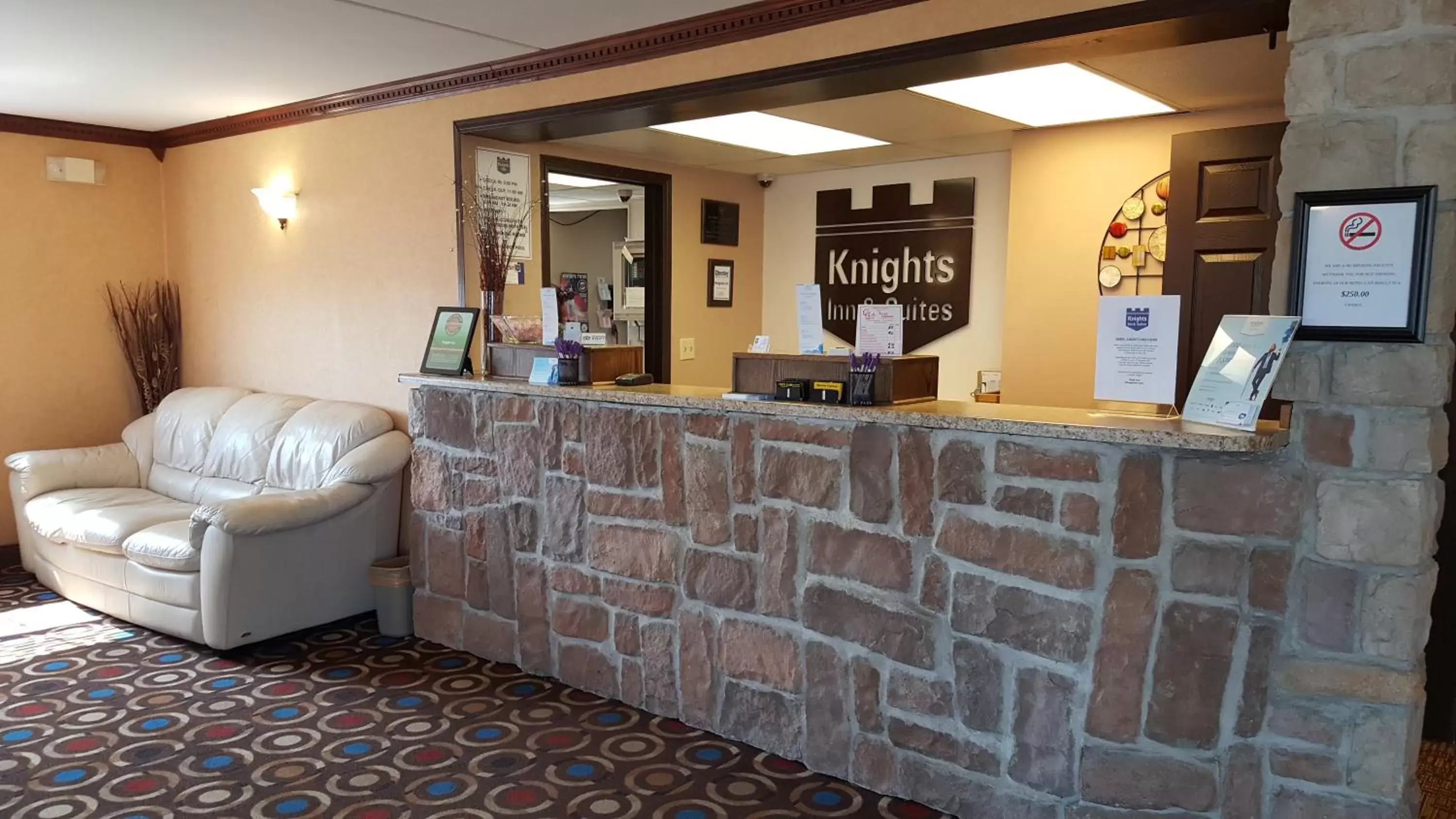 Lobby or reception in Knights Inn and Suites - Grand Forks