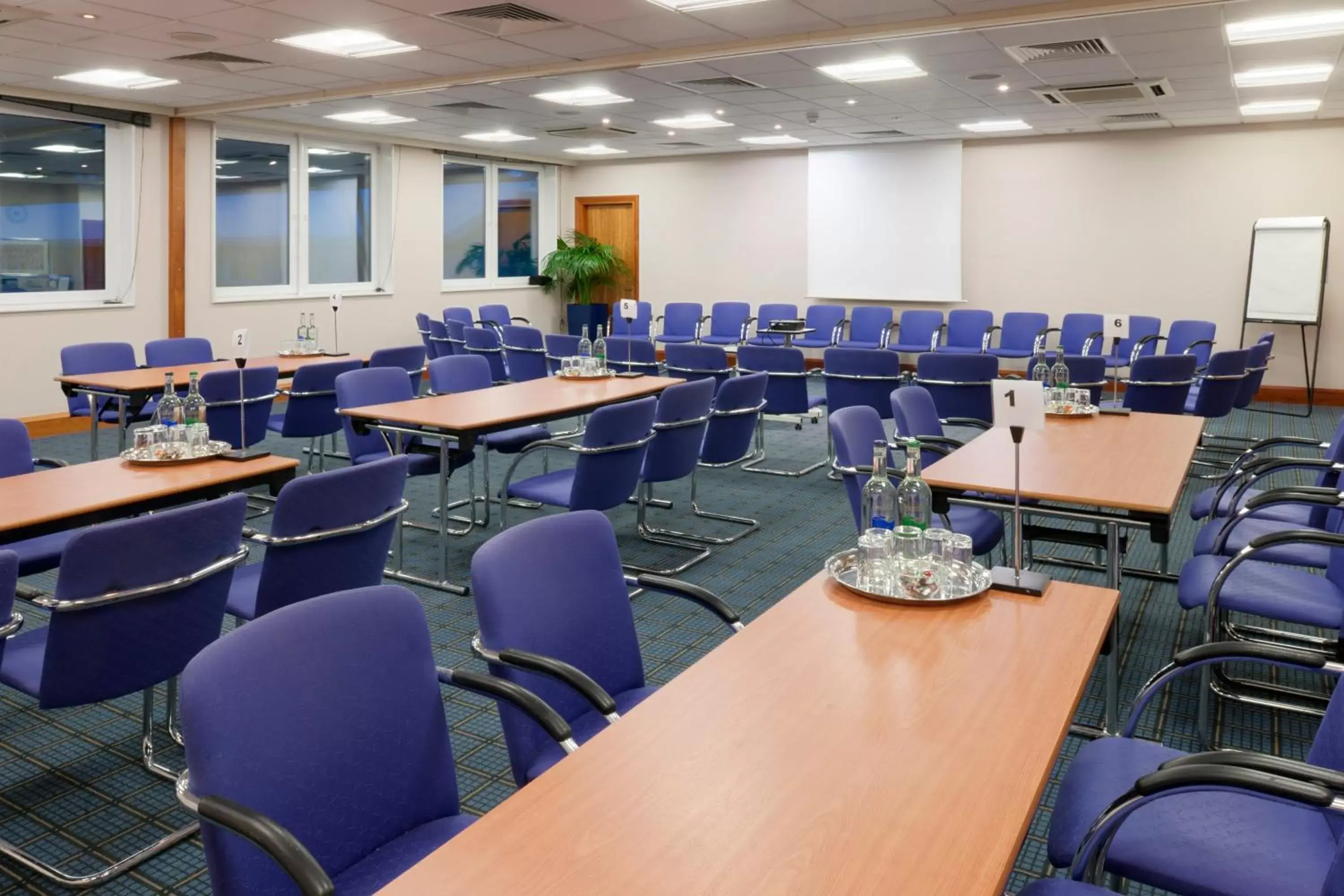 Meeting/conference room in Holiday Inn Edinburgh Zoo, an IHG Hotel