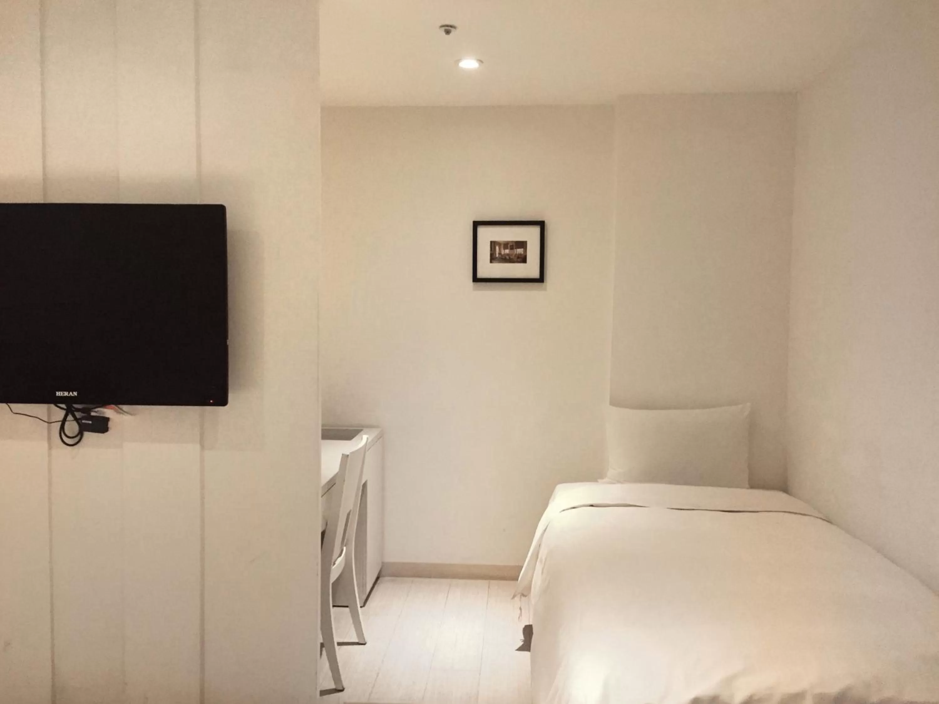 bunk bed, Bed in Wemeet Hotel Taipei