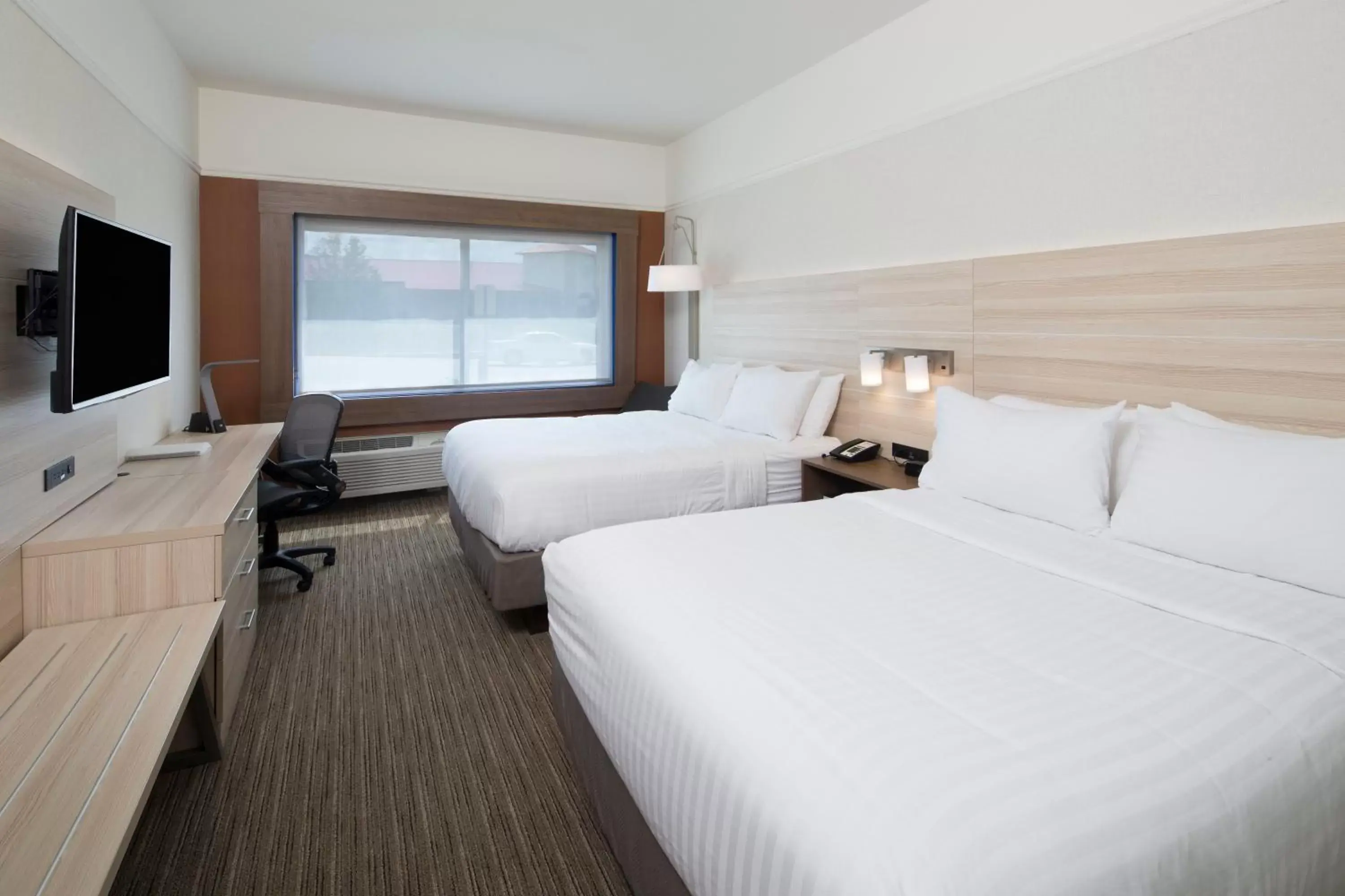 Photo of the whole room, Bed in Holiday Inn Express & Suites La Porte, an IHG Hotel
