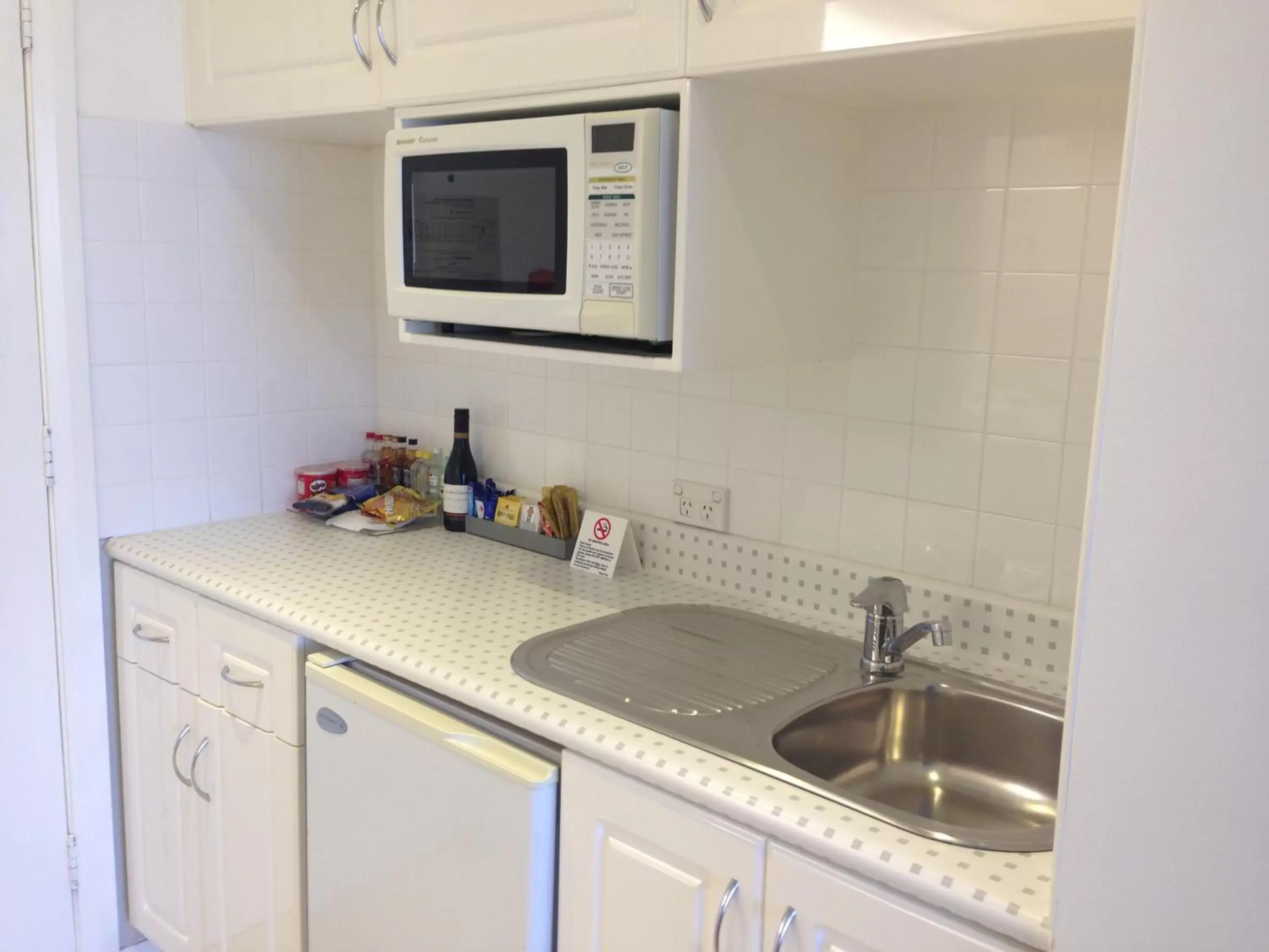Kitchen or kitchenette, Kitchen/Kitchenette in Coogee Sands Hotel & Apartments