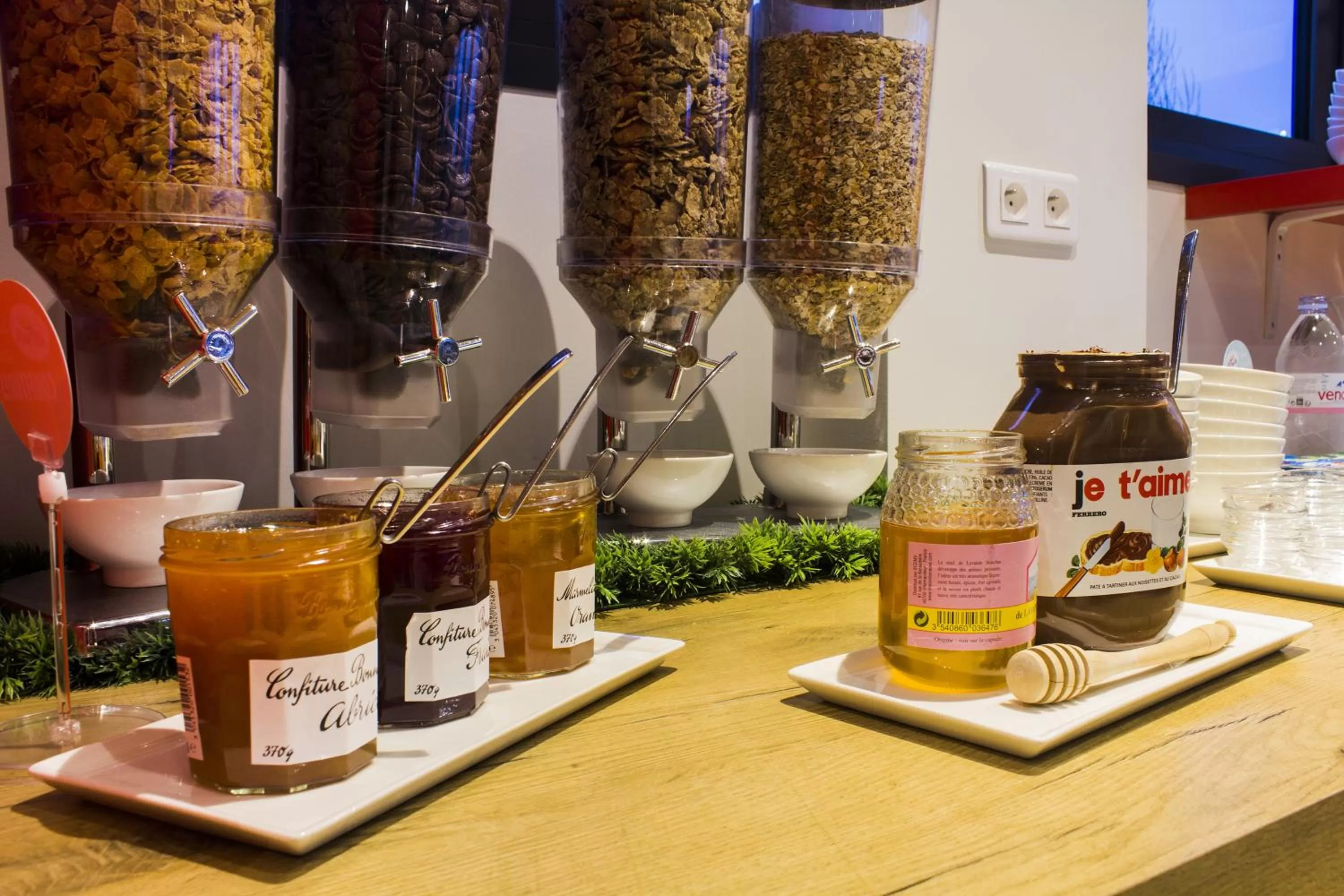 Buffet breakfast in ibis Soissons