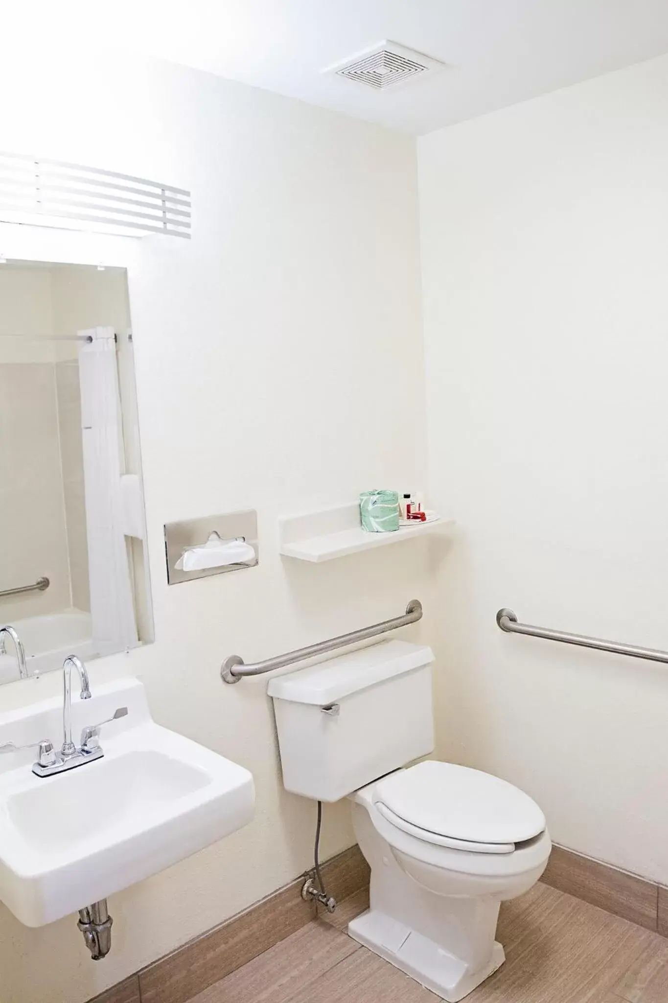 Bathroom in Days Inn by Wyndham Greenville