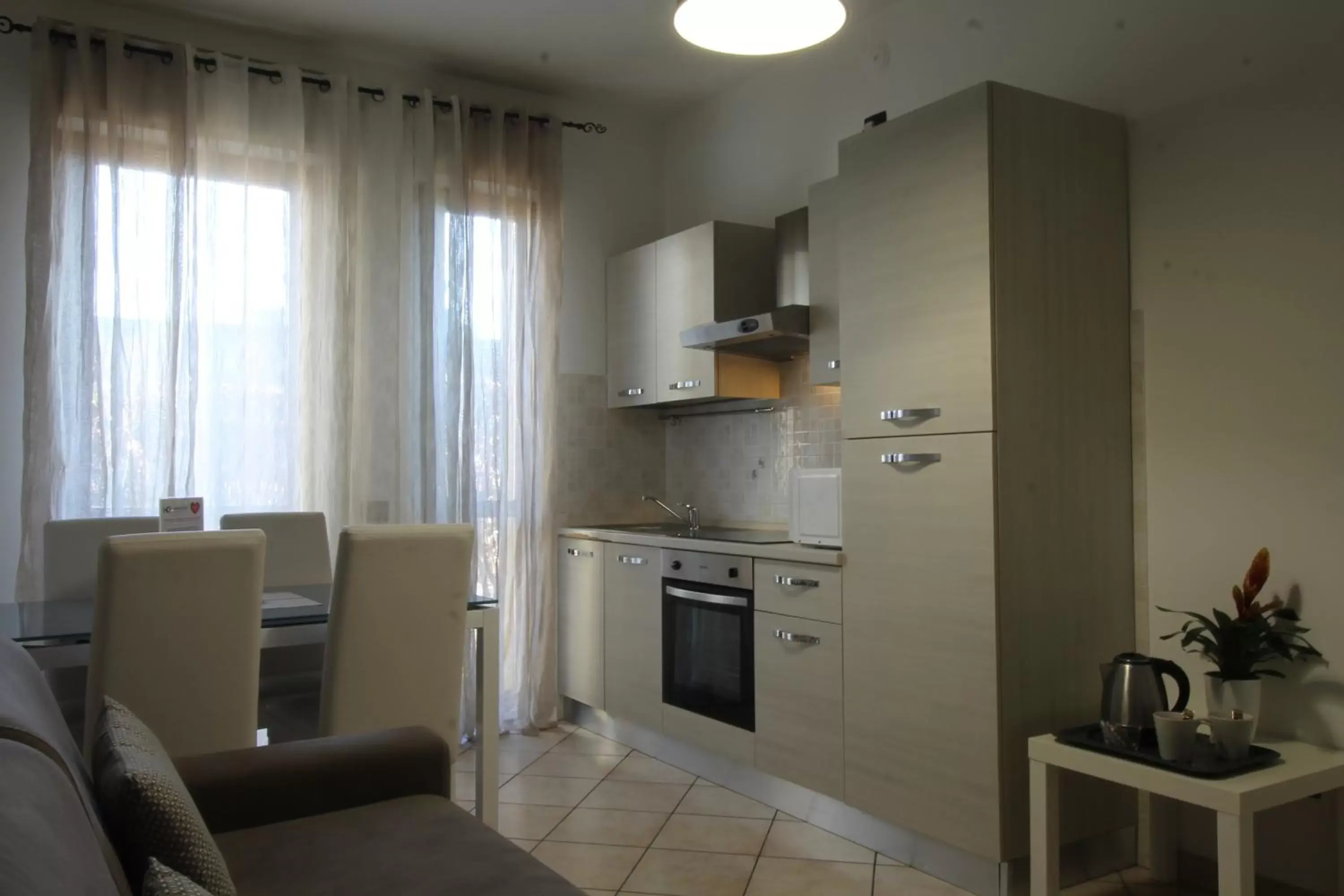 Kitchen or kitchenette, Kitchen/Kitchenette in HQ Aparthotel Milano Inn - Smart Suites